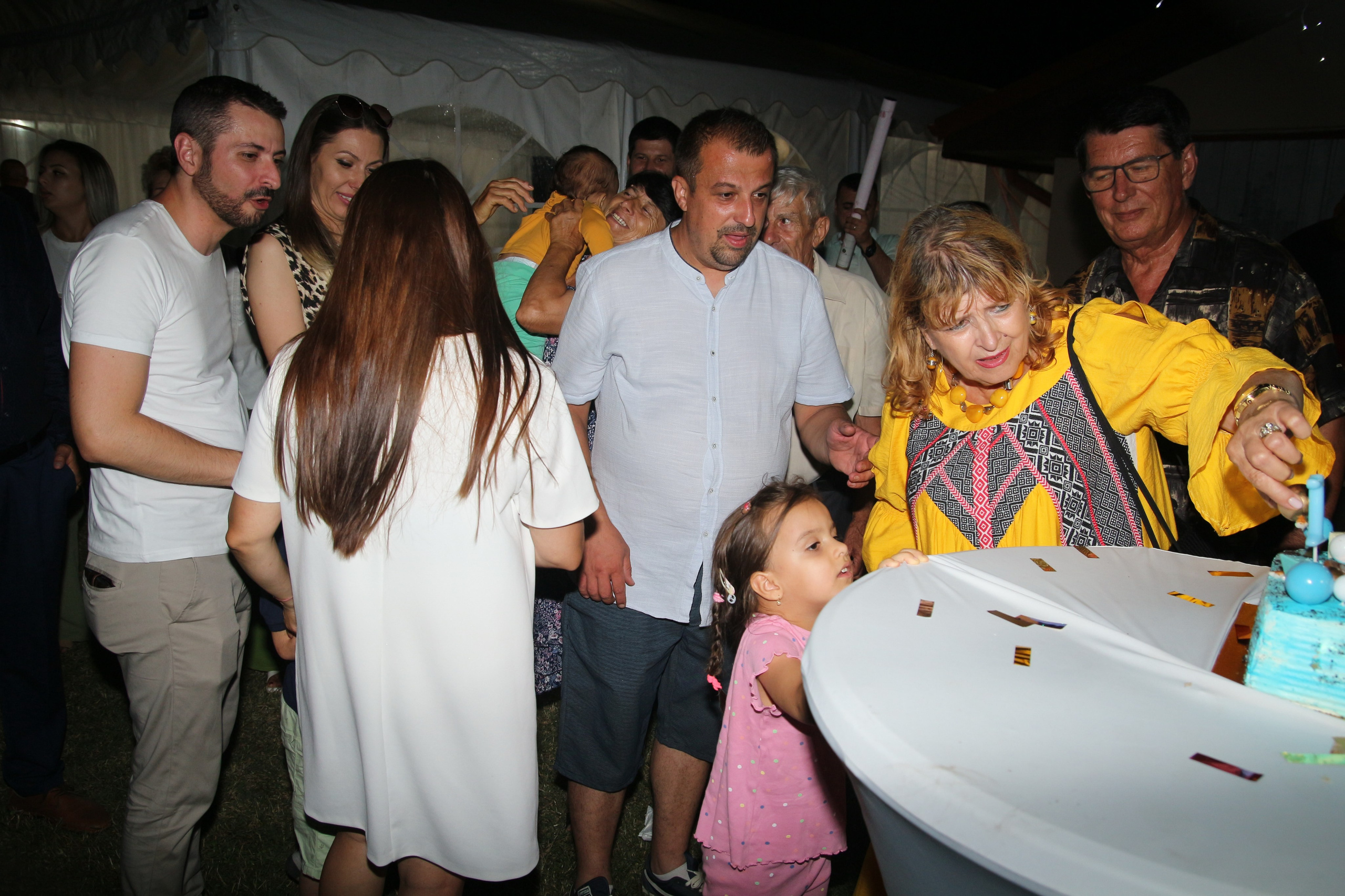 BYZO MEDIA. PETRU BYZO - family and children photographer in ROMANIA