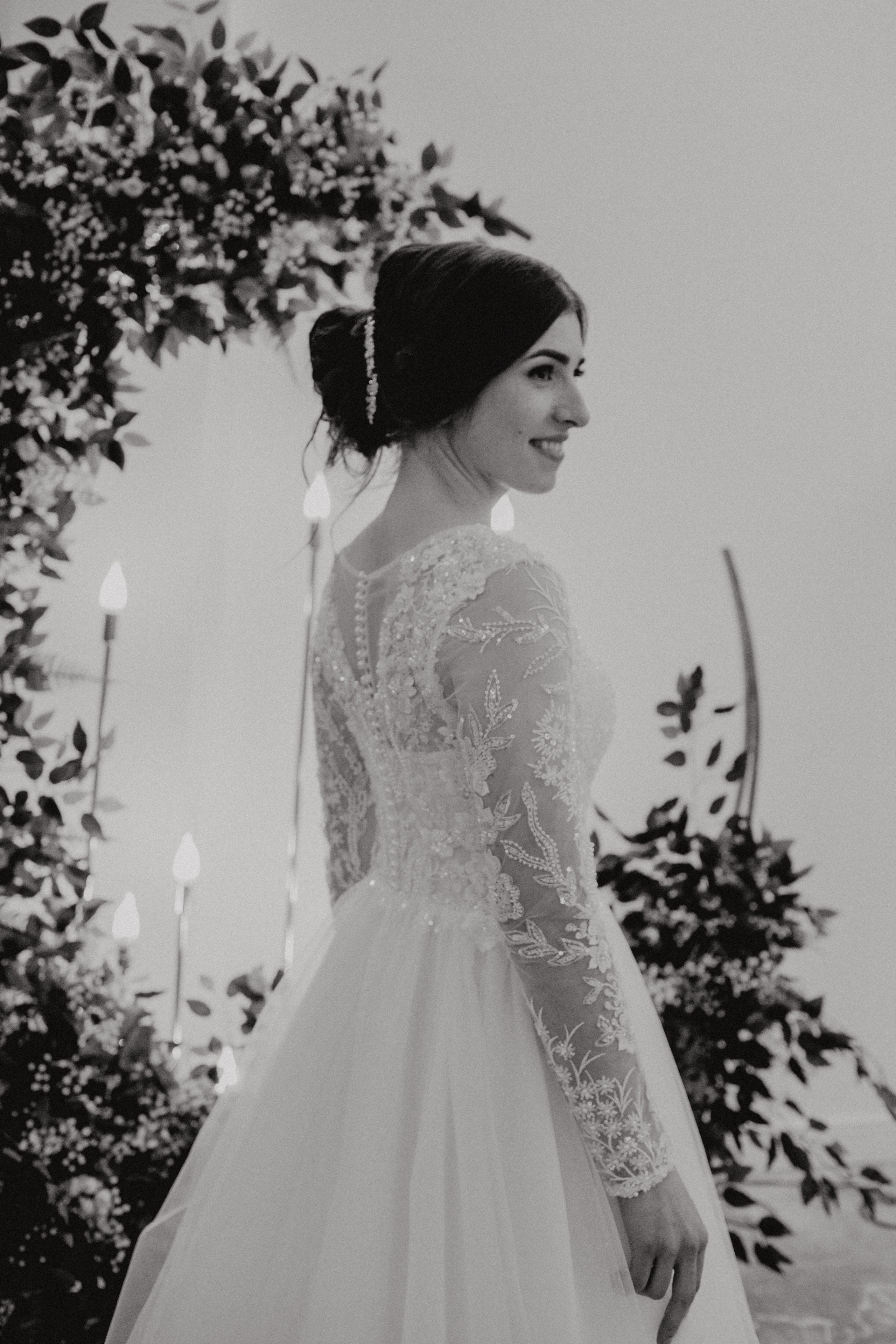 Adi & Angela. Wedding & couple photographer from Romania Rut Vetan