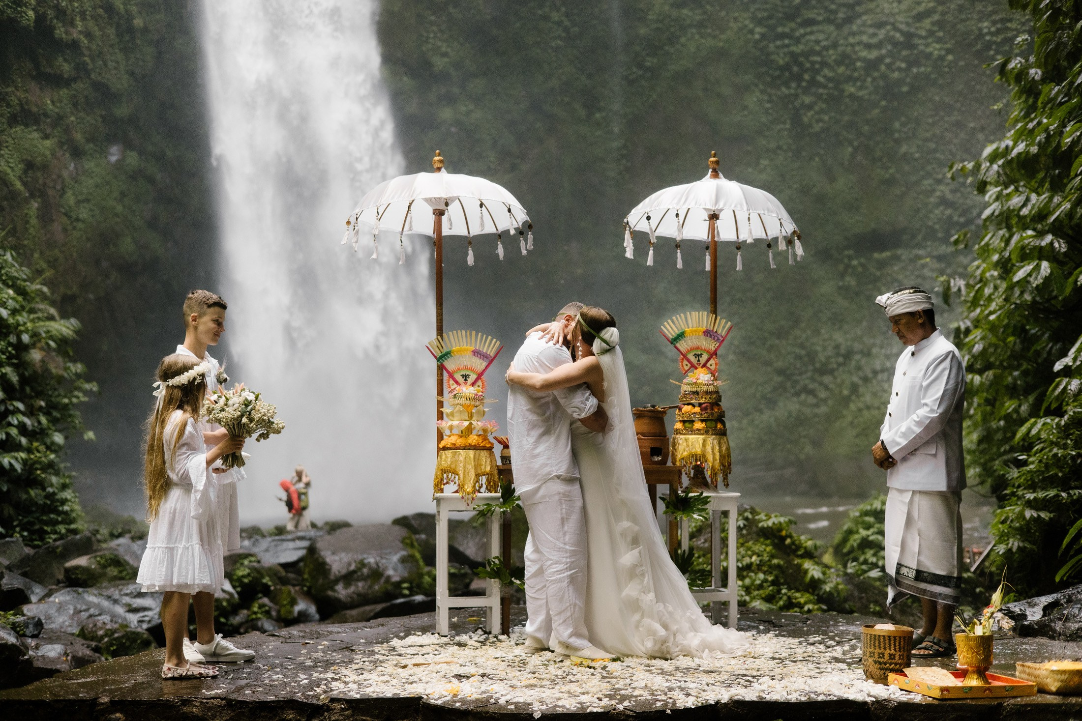 Family wedding. Getitfeel — Aesthetic Photography and Videography