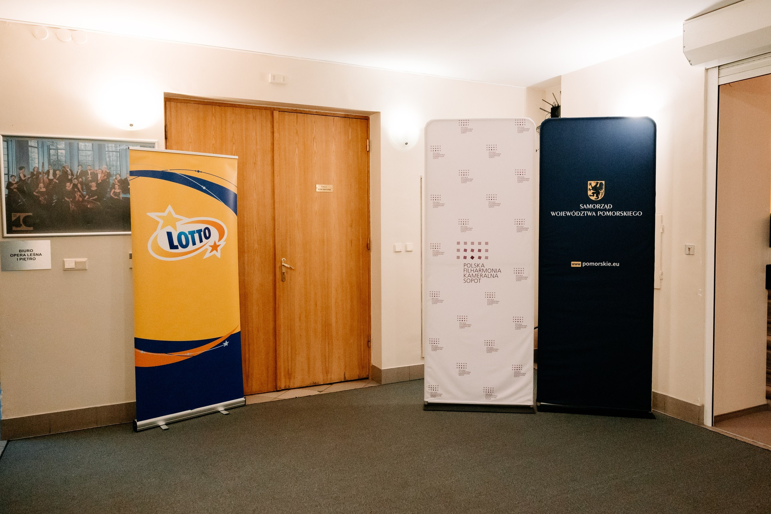 Opera Leśna. Fotograf Ślubny Warszawa - Sesje Biznesowe Rodzinne Eventy