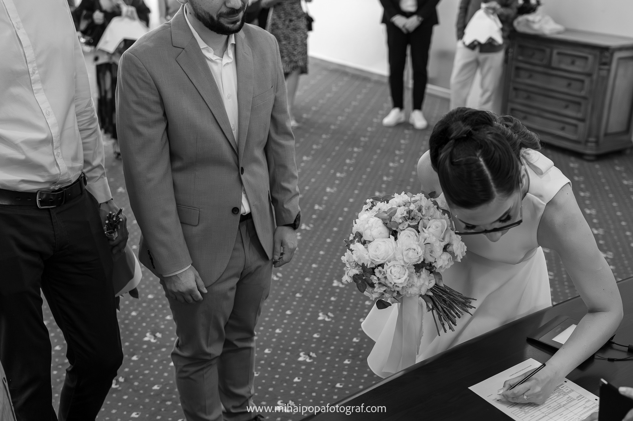 Fotograf Cununie Civilă în București - Mihai Popa Fotograf. Fotograf Nuntă & Botez București - Mihai Popa | Dincolo de oameni, imortalizez emoții!