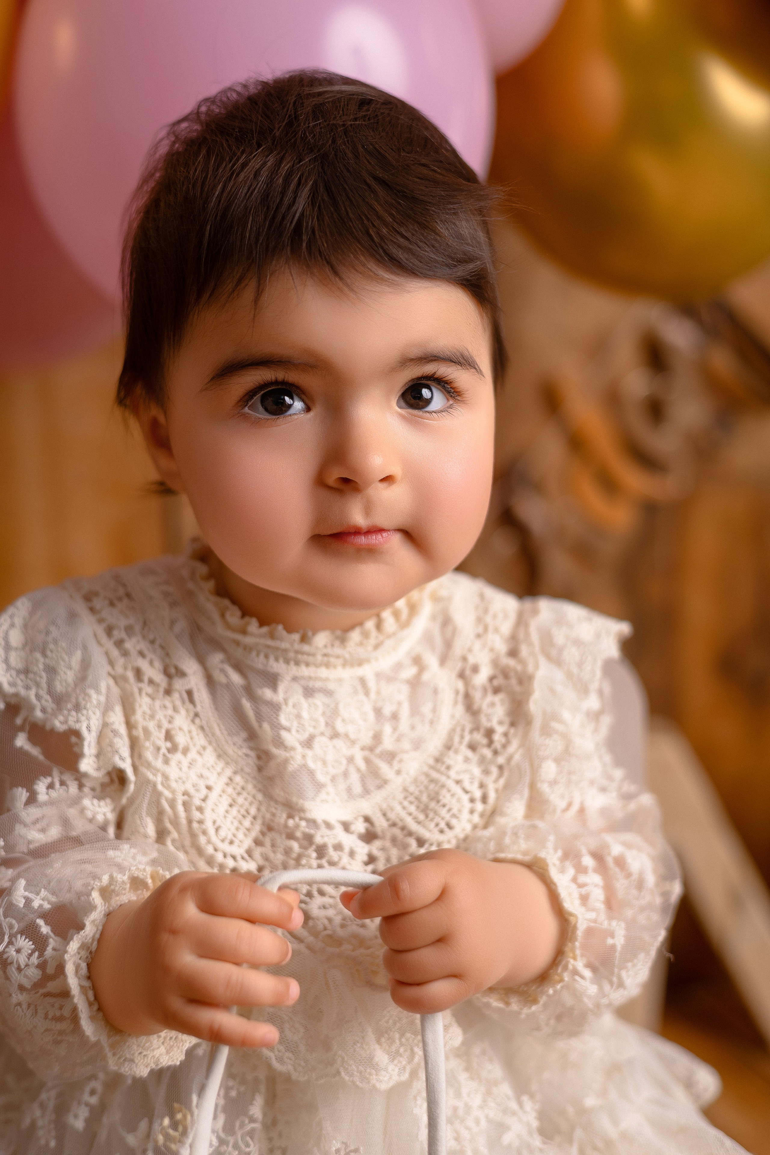 Erste Geburtstag „Cake Smash“. Neugeborene- Schwangerschaft- und Kinder Fotografin in Lehre