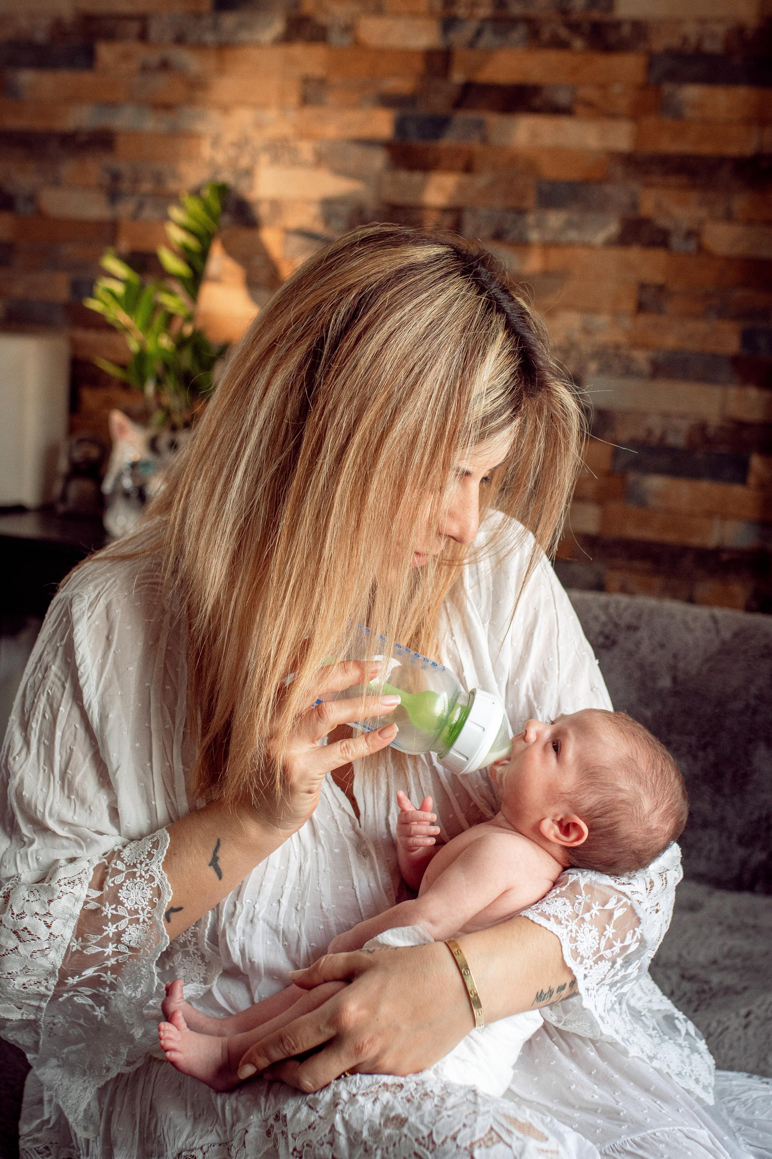 Home Newborn Session. Family Photographer in Greece