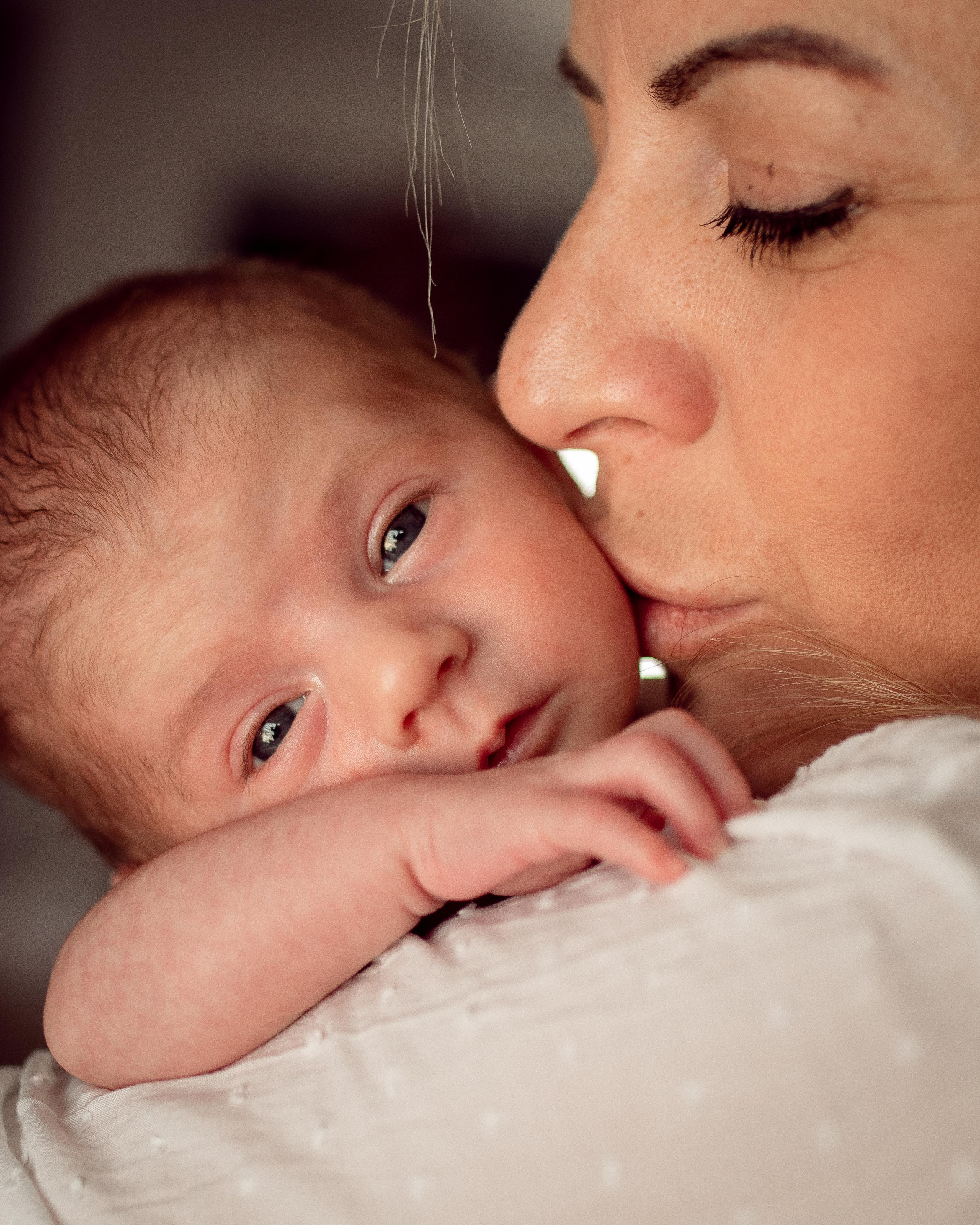 Home Newborn Session. Family Photographer in Greece