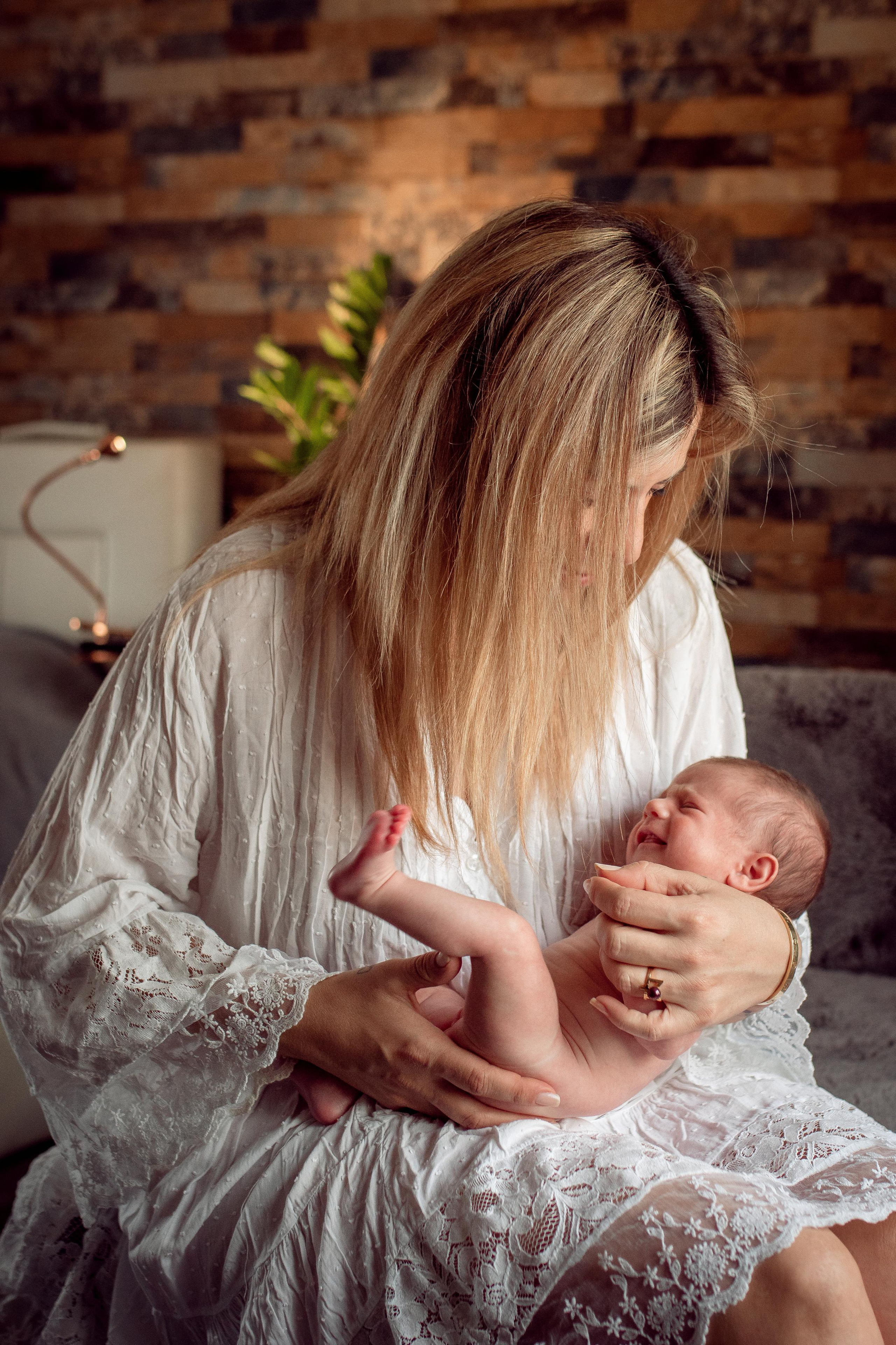 Home Newborn Session. Family Photographer in Greece