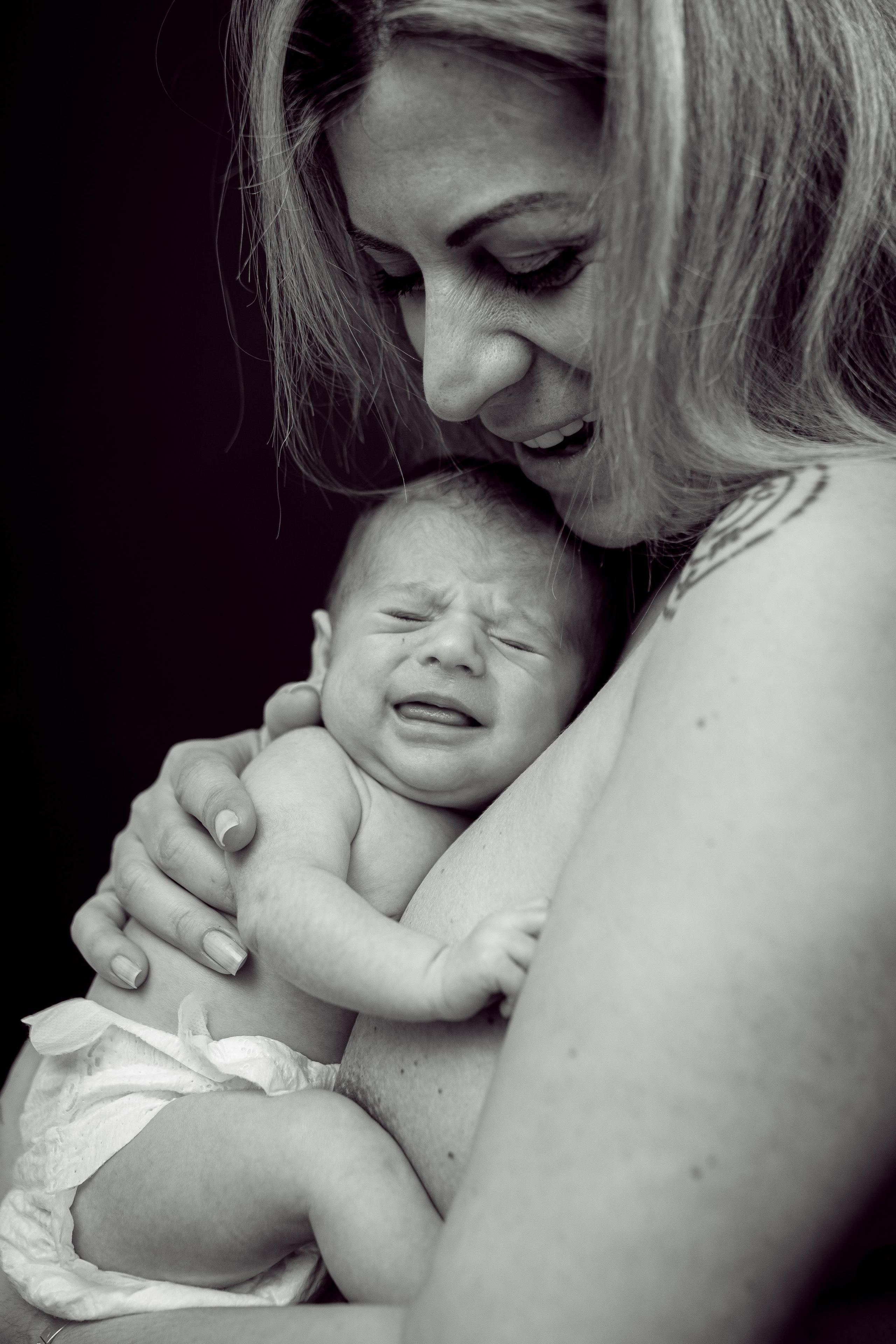 Home Newborn Session. Family Photographer in Greece