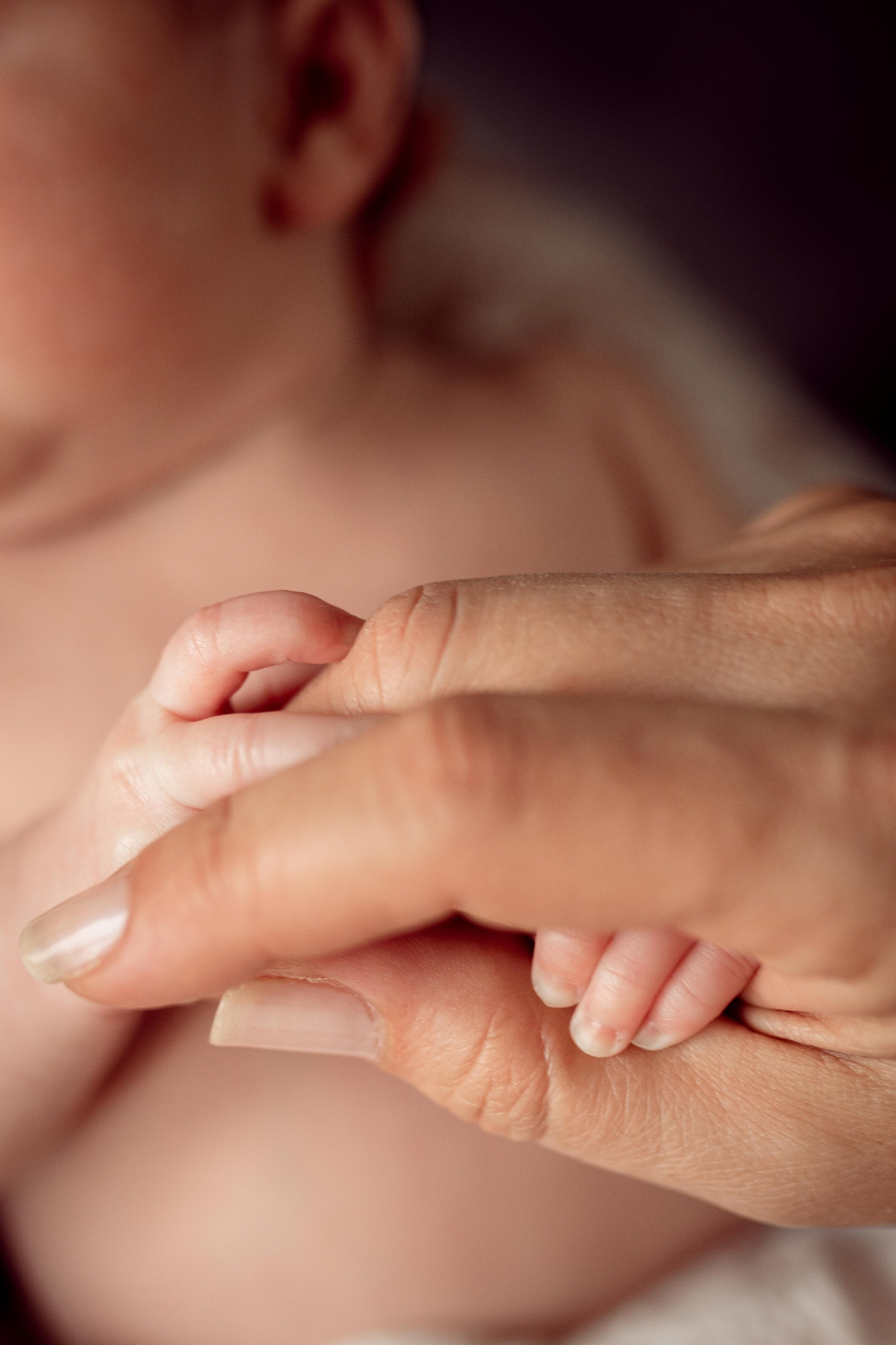 Home Newborn Session. Family Photographer in Greece