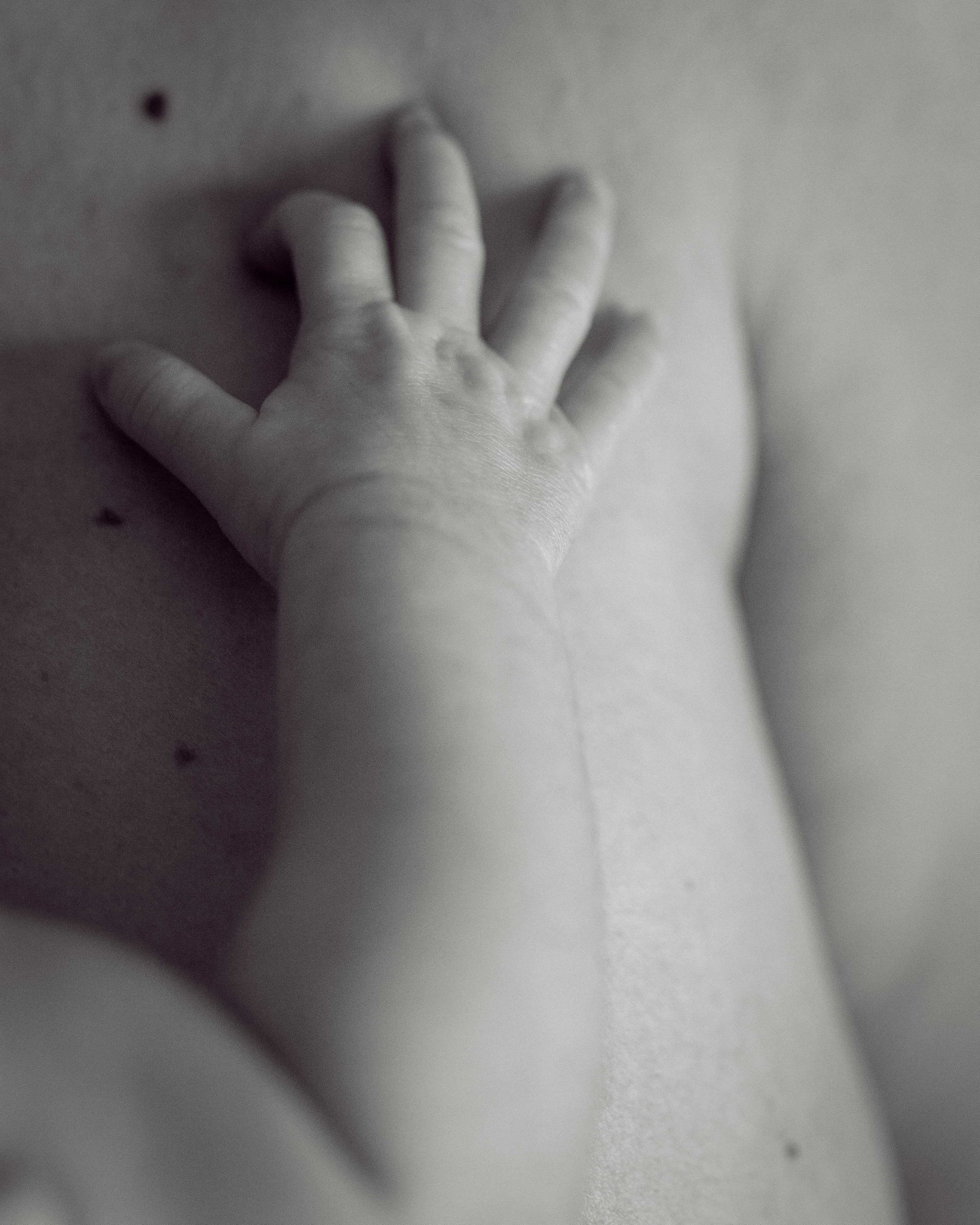 Home Newborn Session. Family Photographer in Greece