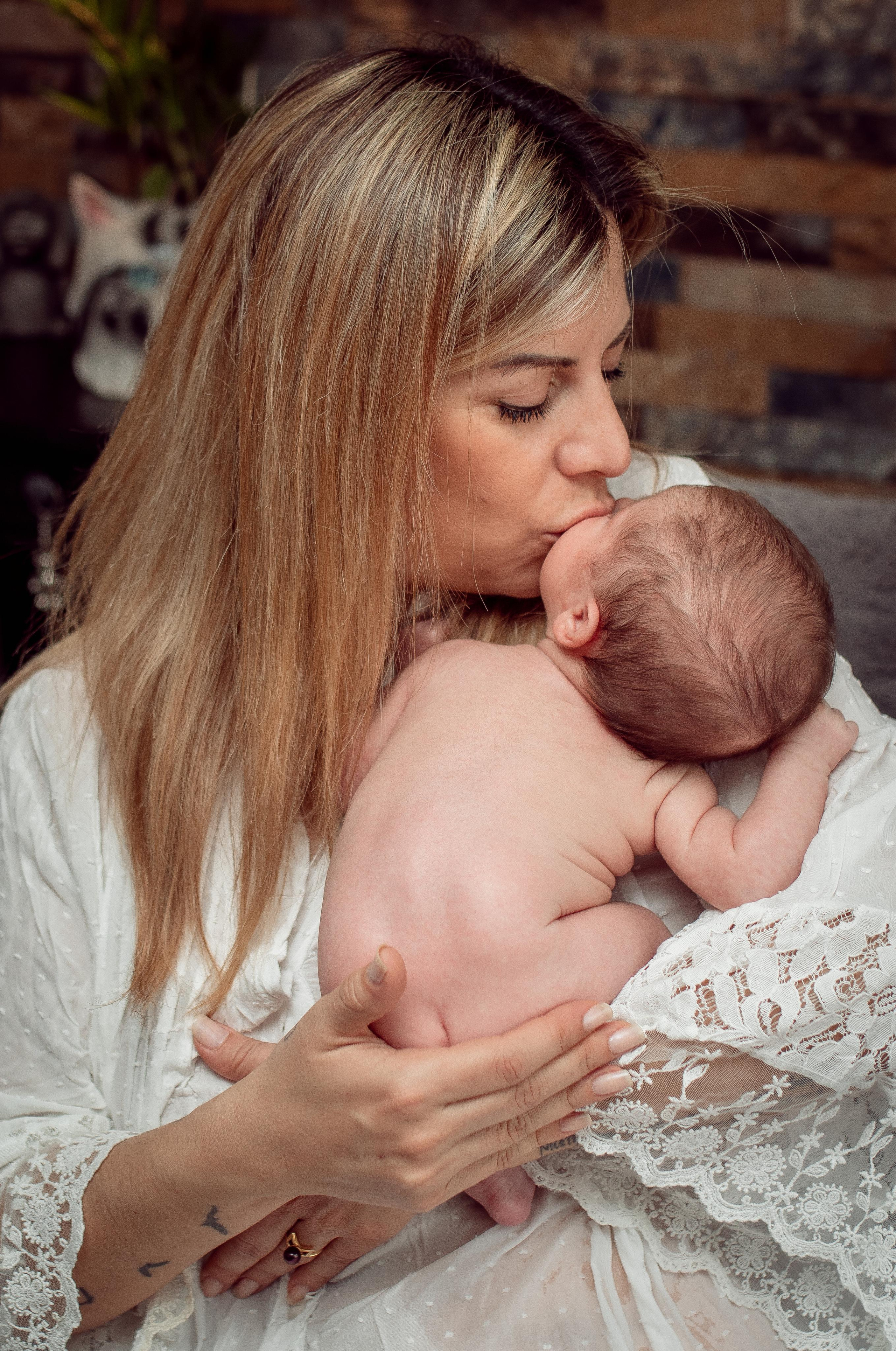 Home Newborn Session. Family Photographer in Greece
