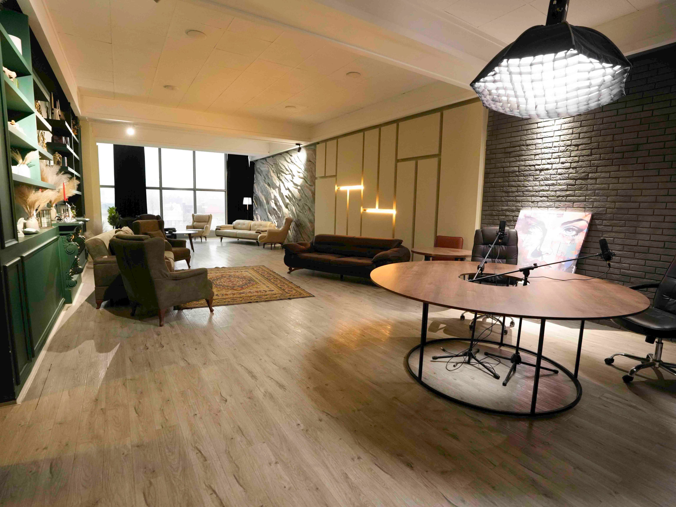 Зал «Эксперт» — (ул.Мукими, 1А). 2astudio.uz