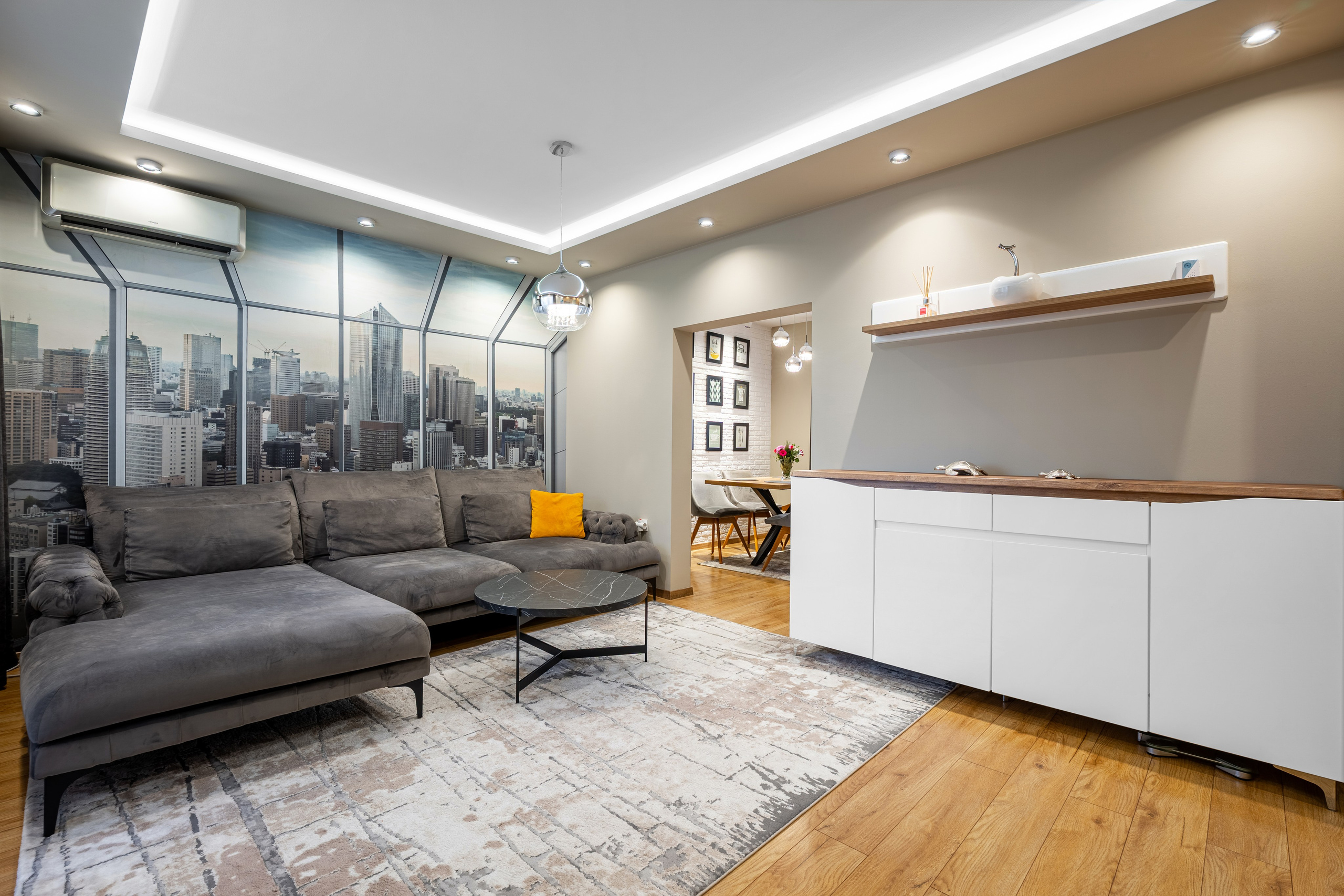 Апартамнет с дизайнерско обзавеждане. Професионален фотограф в Пловдив и областта