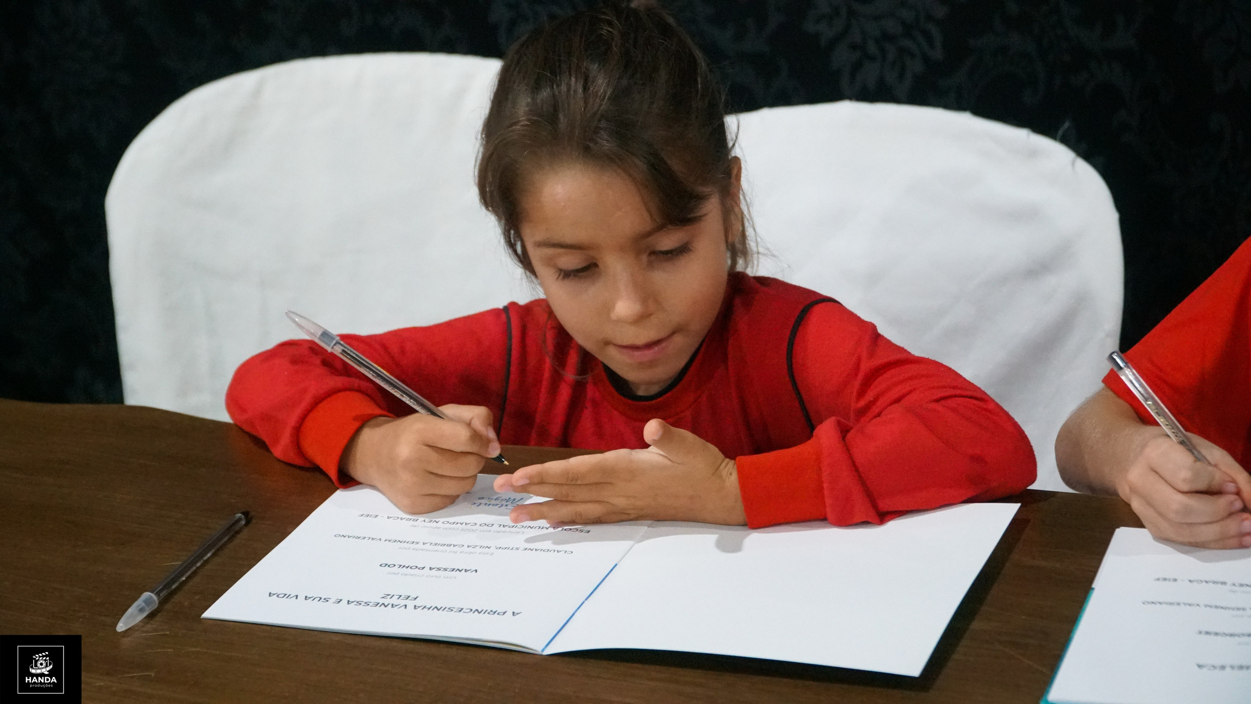 Noite autógrafos colégio Aurélio Buarque de Holanda. Handa Produções