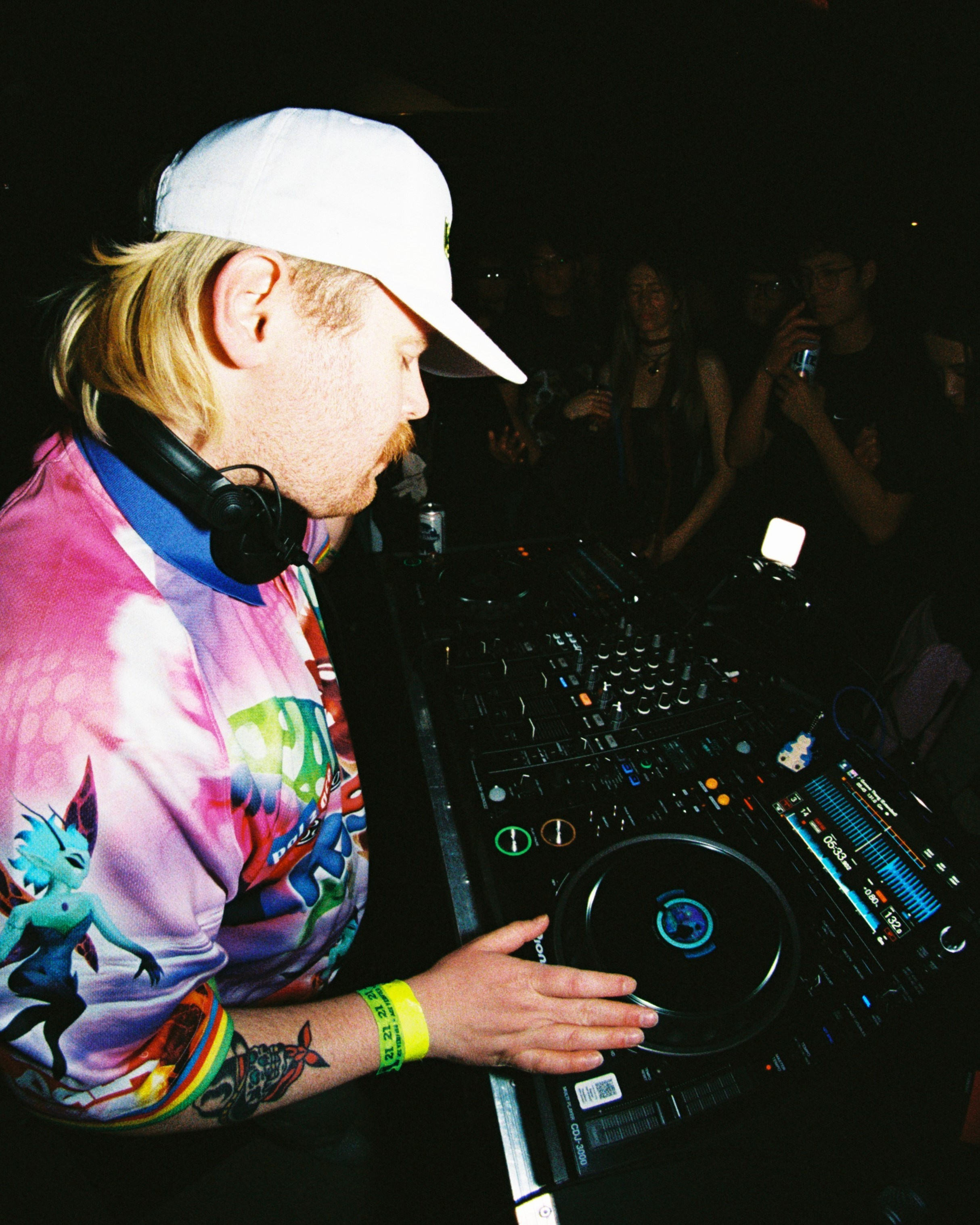 MUSIC AND EVENT. 35mm Photography by Brad Zgonena based in Chicago, IL