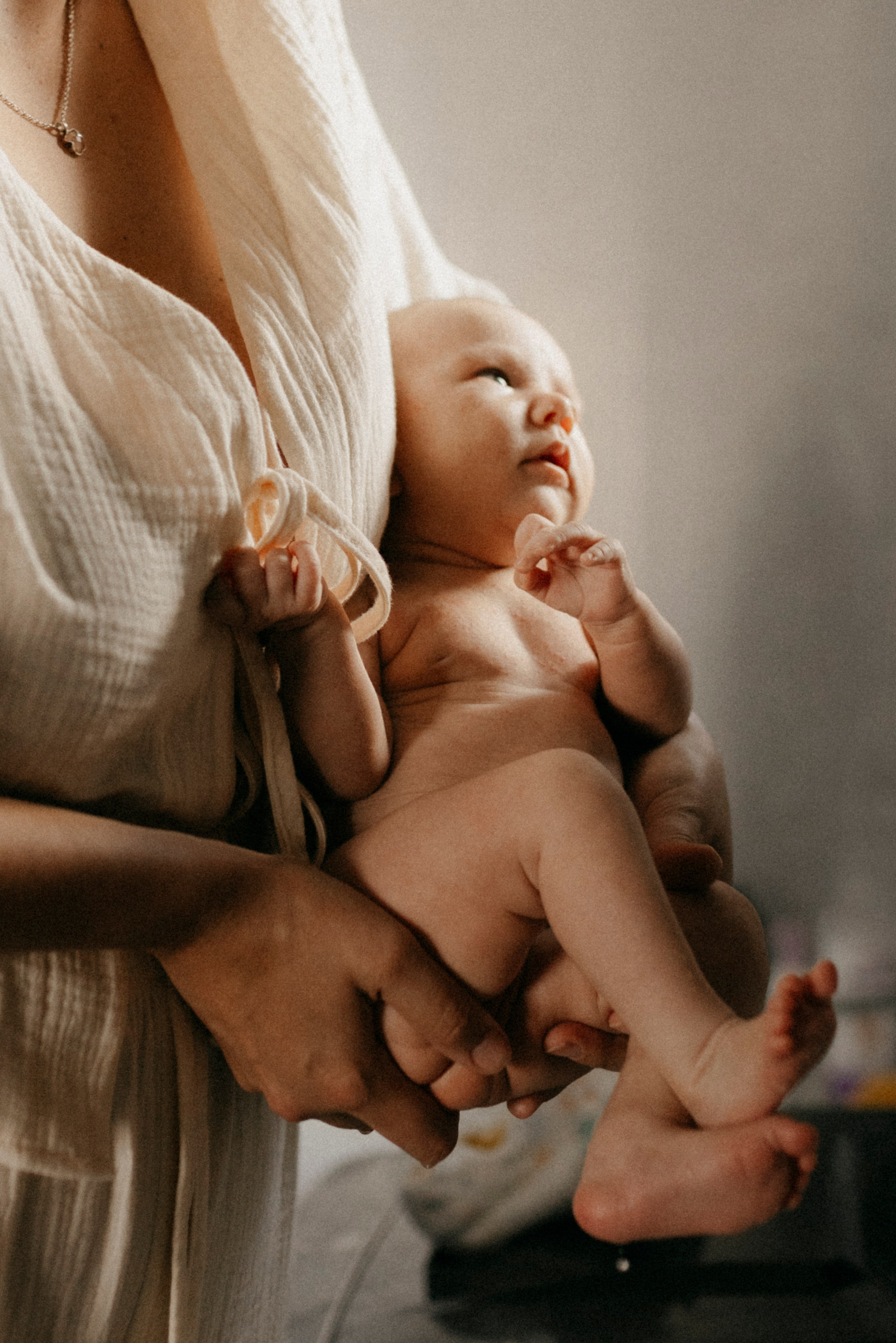 Polina Sobol — family & documentary photographer in Bern. Outdoor & urban photo sessions for families, kids and couples