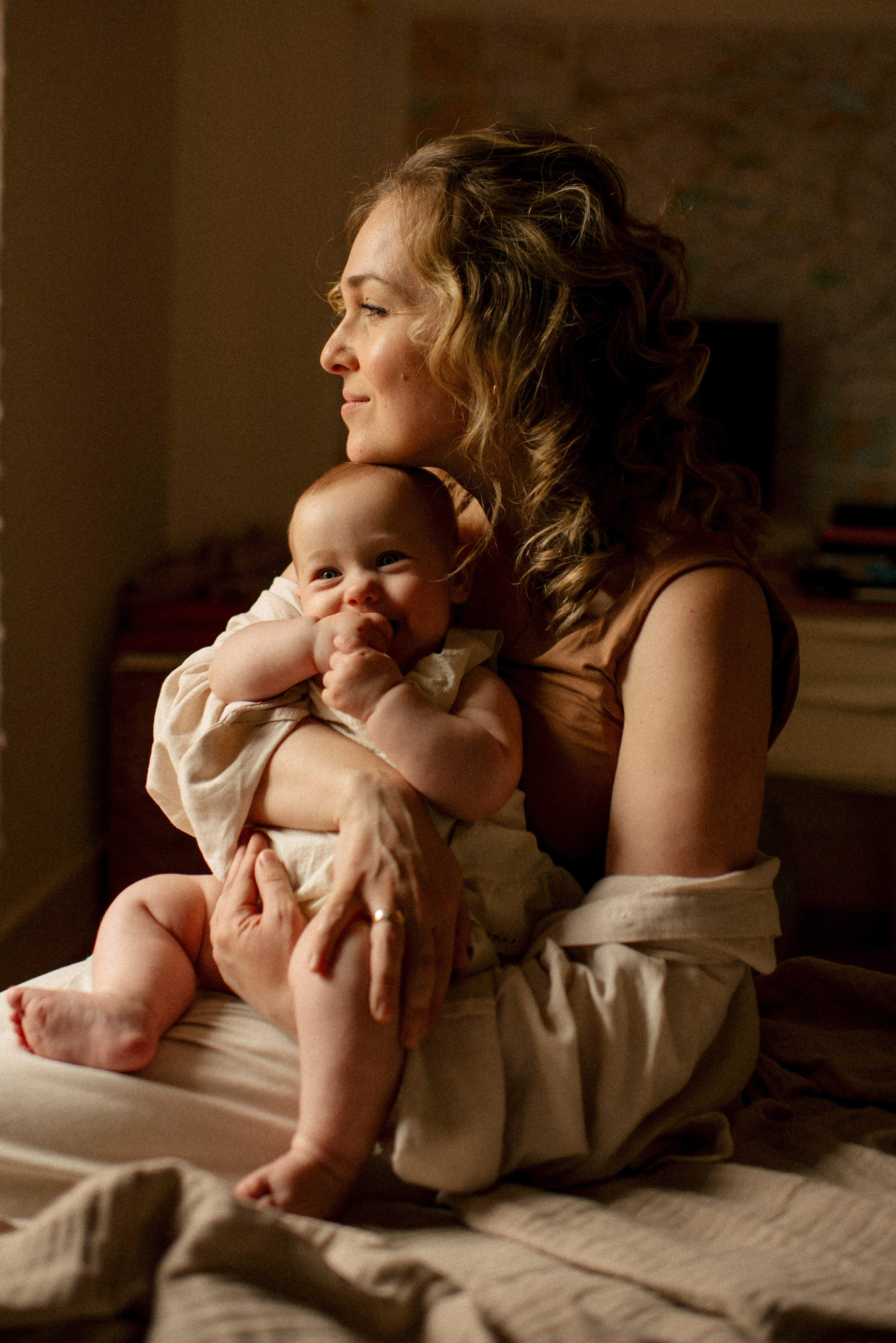 Malwina Rafael and Klara. Polina Sobol — family & documentary photographer in Bern. Outdoor & urban photo sessions for families, kids and couples