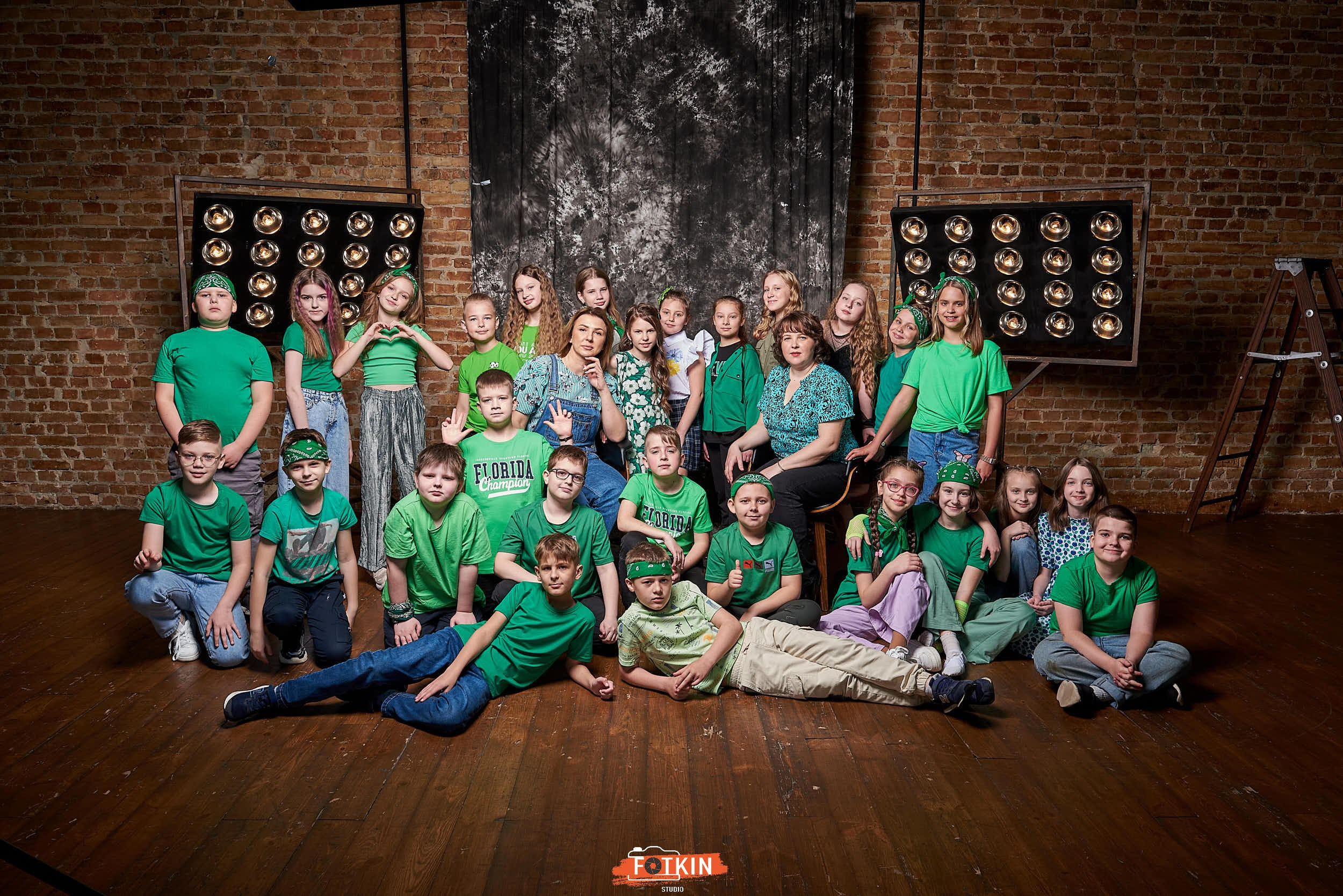 Випускні фотоальбоми для 4 класу Київ та область. Випускні альбоми фотокниги Київ та Дніпро