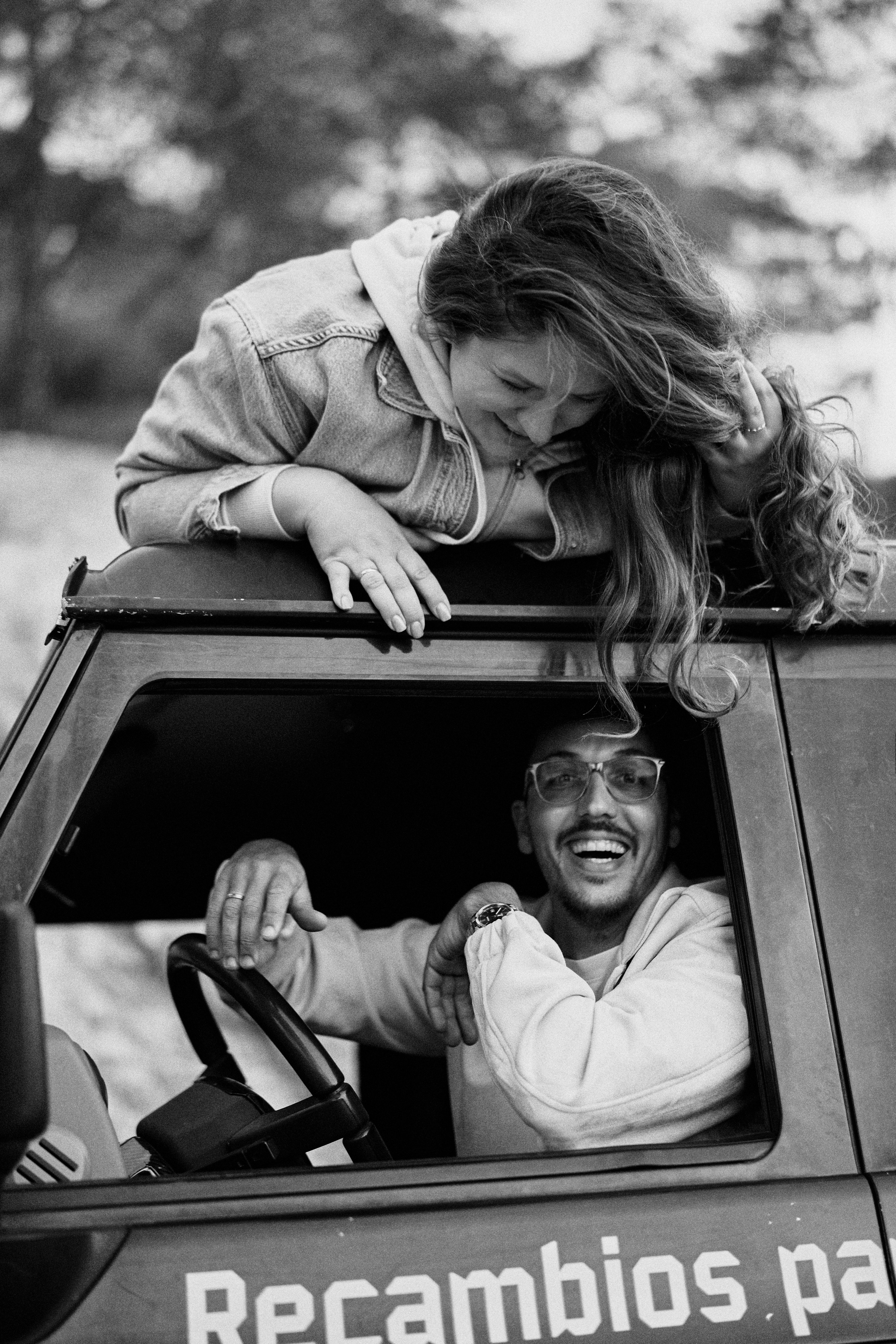 Луис и Лена. Машина. Фотограф в Барселоне Жанна Захарченко