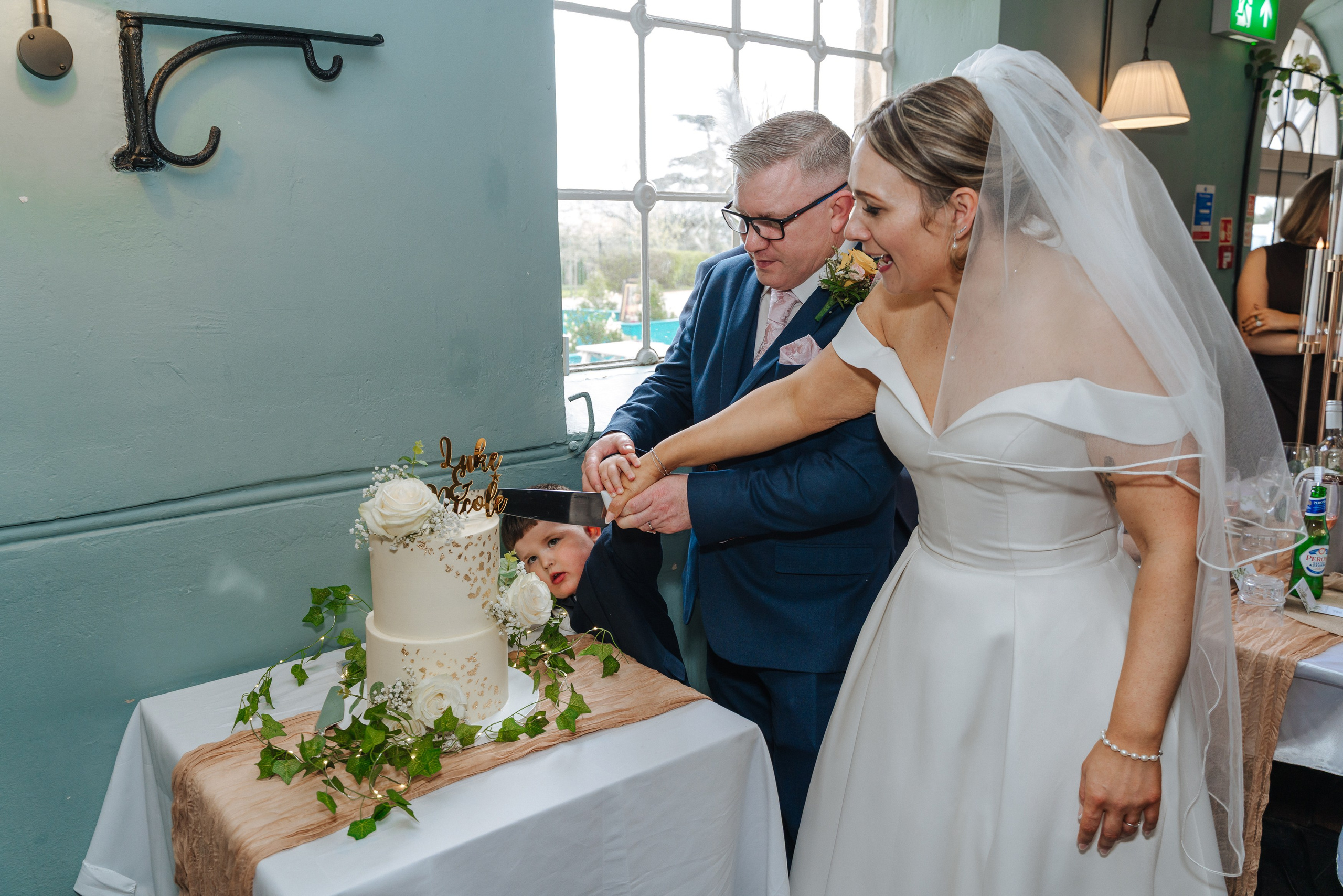 Luke and Nicola’s wedding at Danson House. Photographer in England Ekaterina Romanova