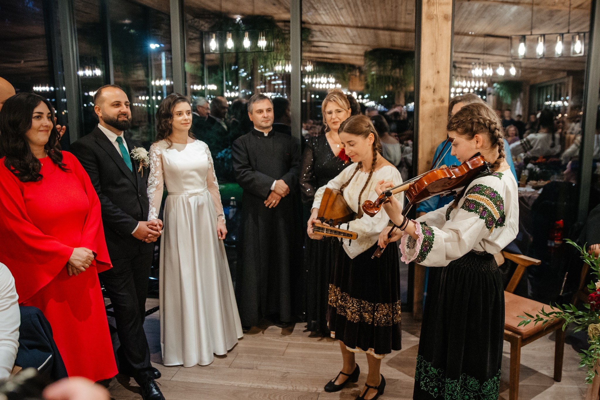 Nunta de Poveste la Sucevița: Cristi și Andreea. Servicii foto-video profesionale, pentru momente de neuitat