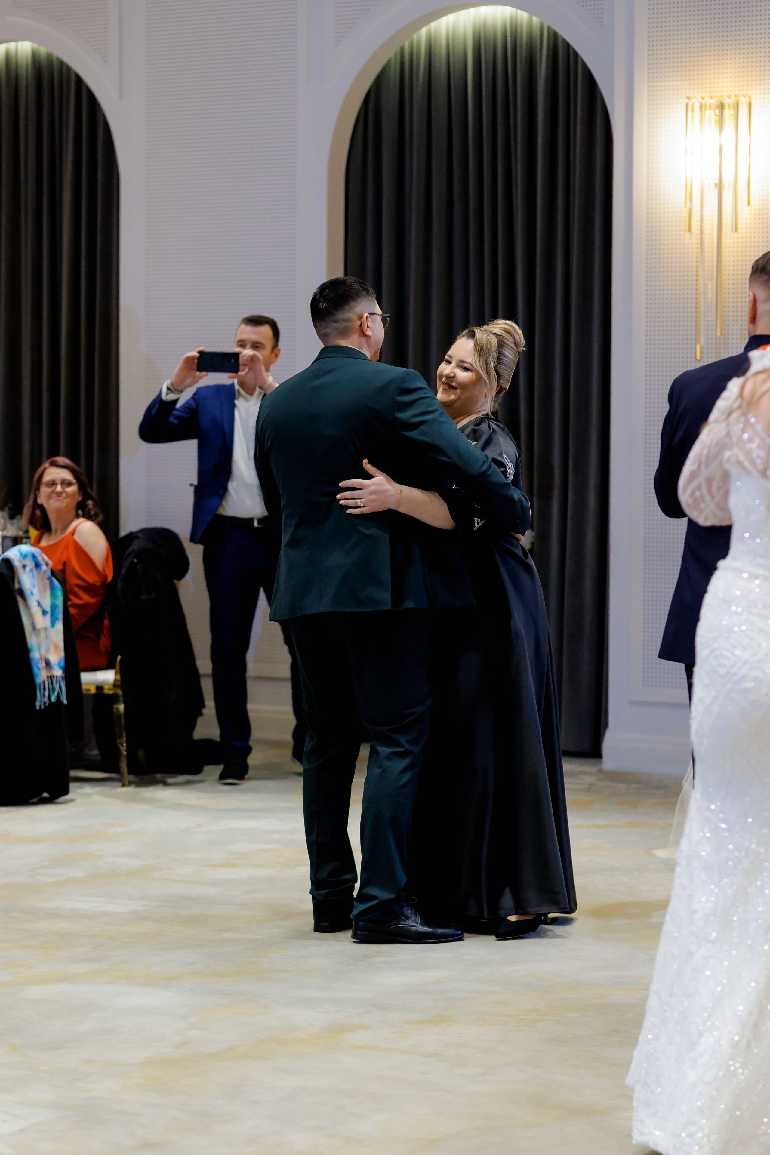 Povestea voastră, regizată de noi |Cristi Turculet Videograf Nuntă Suceava | wedding highlight. Servicii foto-video profesionale, pentru momente de neuitat