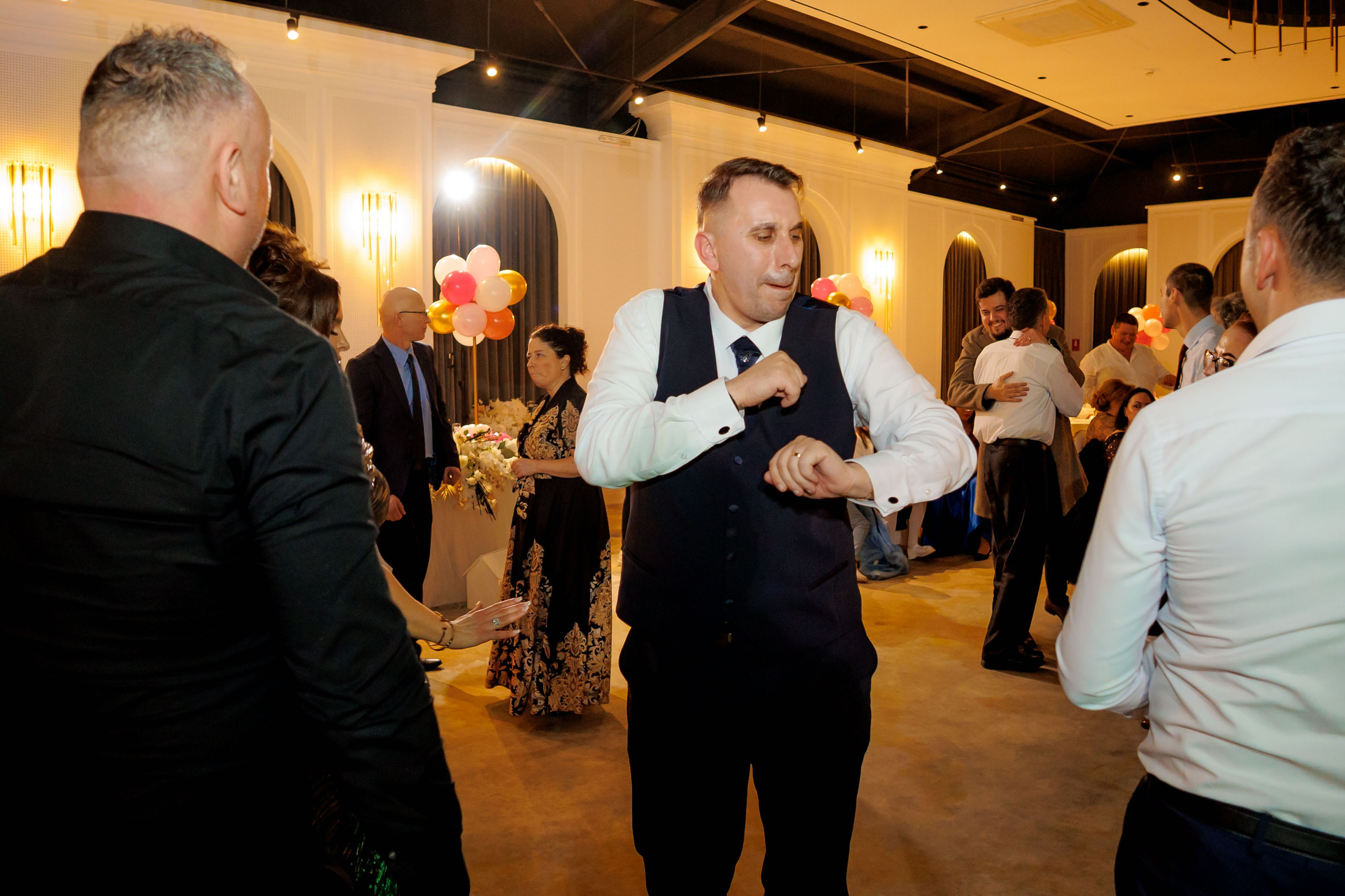 Povestea voastră, regizată de noi |Cristi Turculet Videograf Nuntă Suceava | wedding highlight. Servicii foto-video profesionale, pentru momente de neuitat