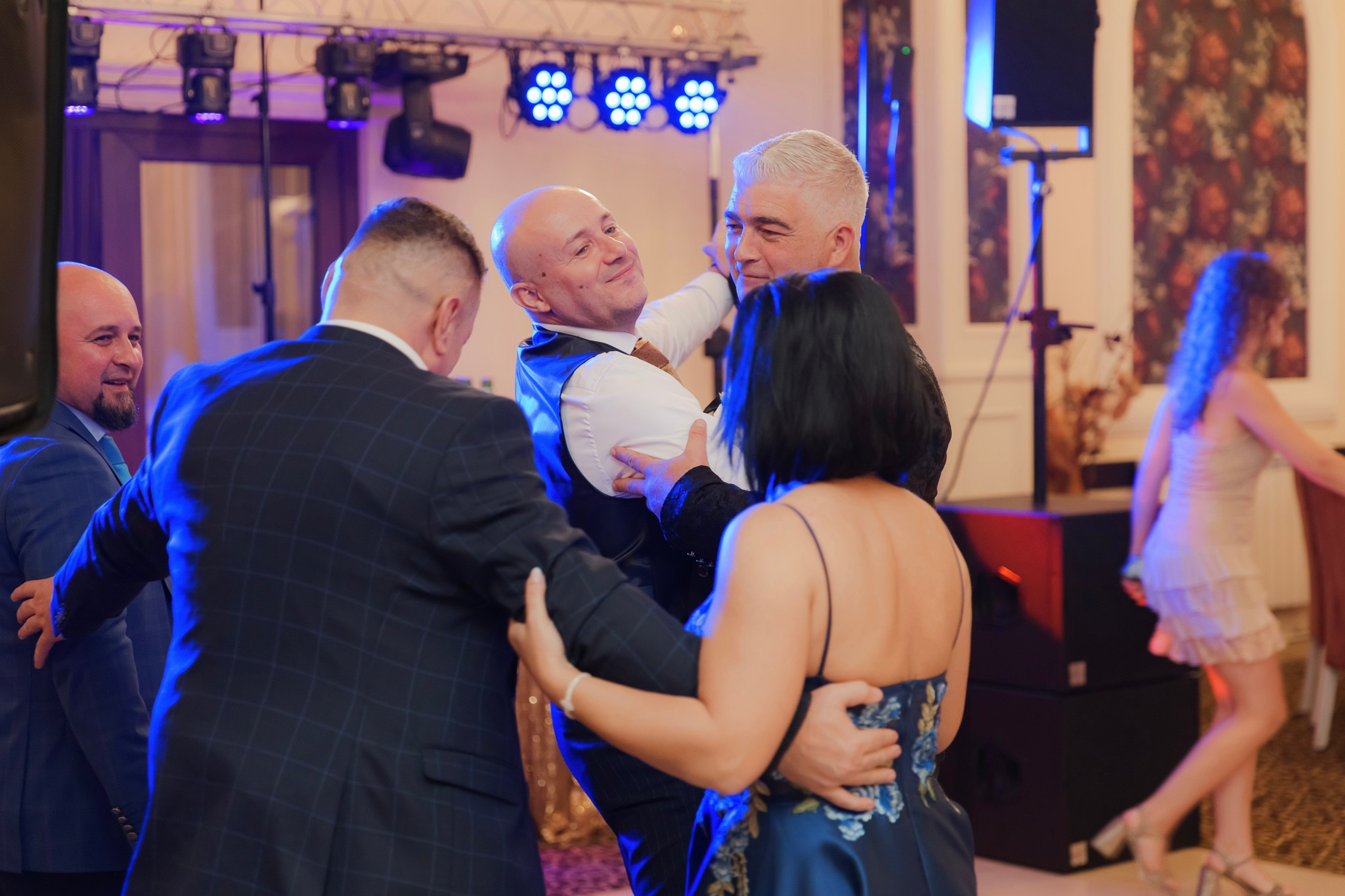 Mihai & Oana. Servicii foto-video profesionale, pentru momente de neuitat