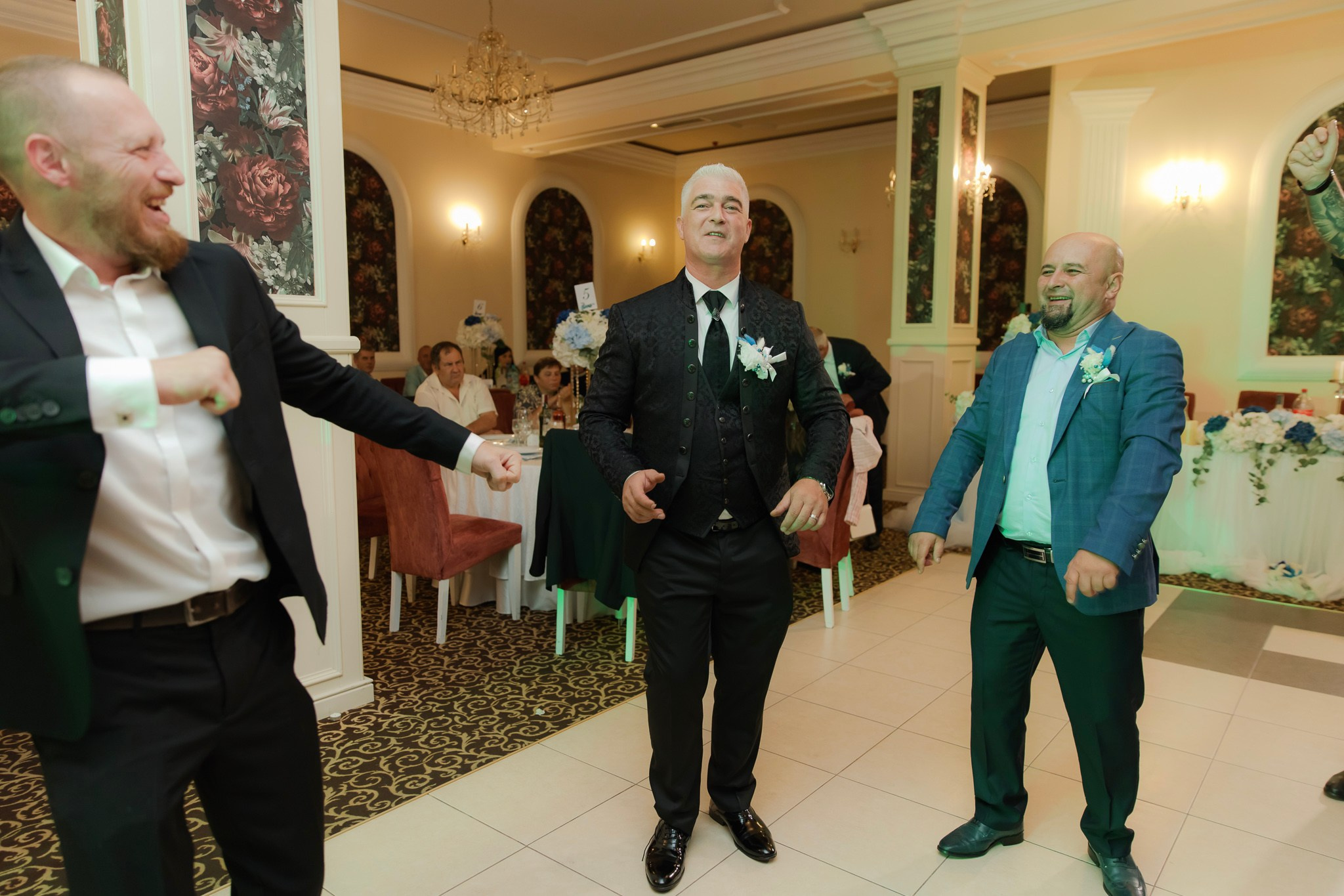 Mihai & Oana. Servicii foto-video profesionale, pentru momente de neuitat