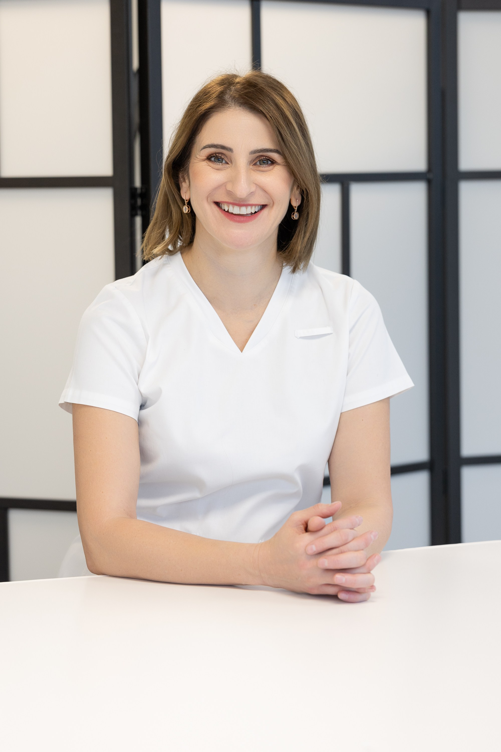 Violeta Sili, Esthéticienne/Beautician