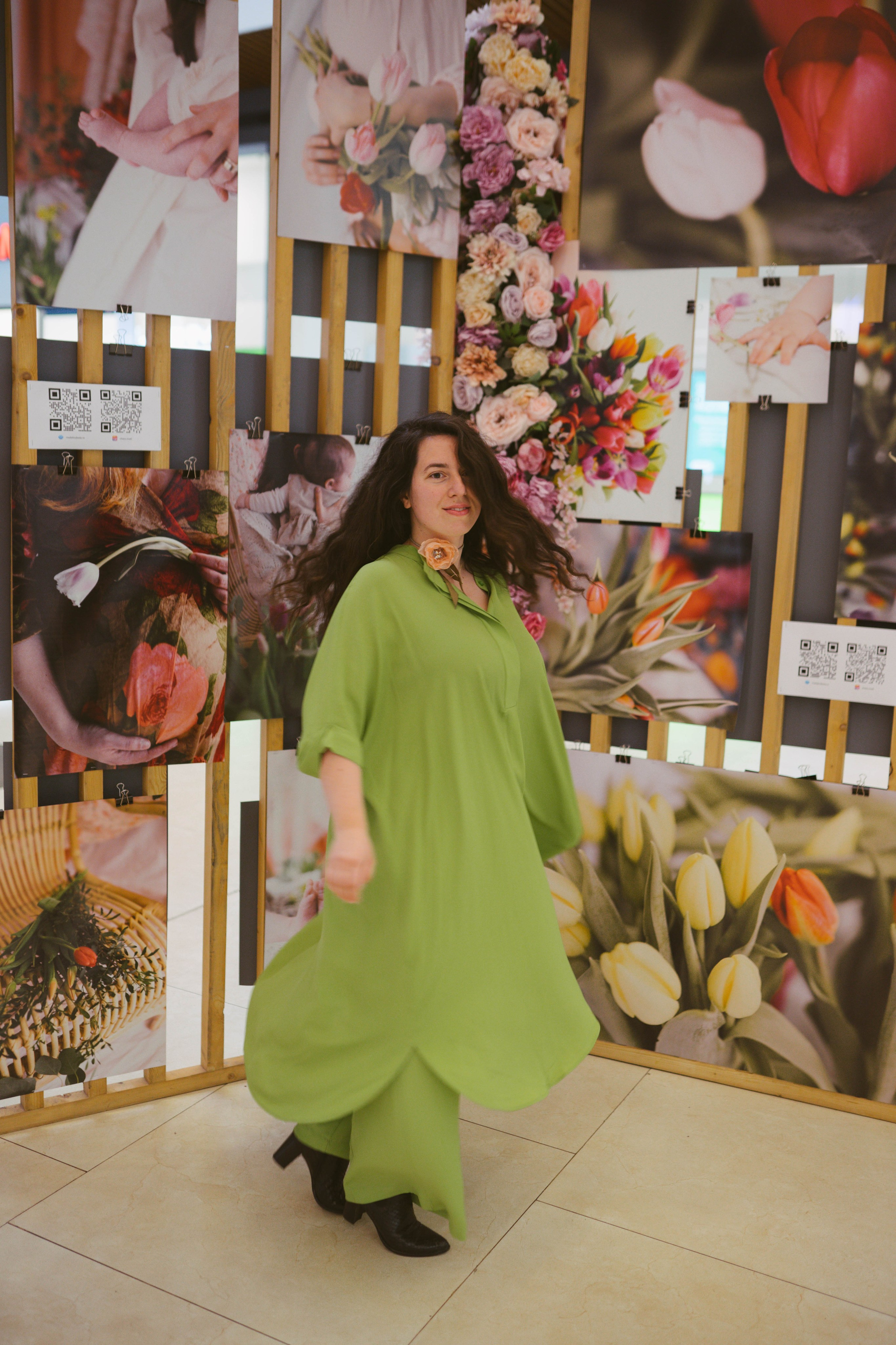 Expozitie Fotografie AFI BRASOVA fi Primăvară: Manifest Vizual despre Viață | Mădălina Beda. Madalina Beda- Artist vizual, fotograf, doula la nastere, consultant babywearing Brasov si in toata tara