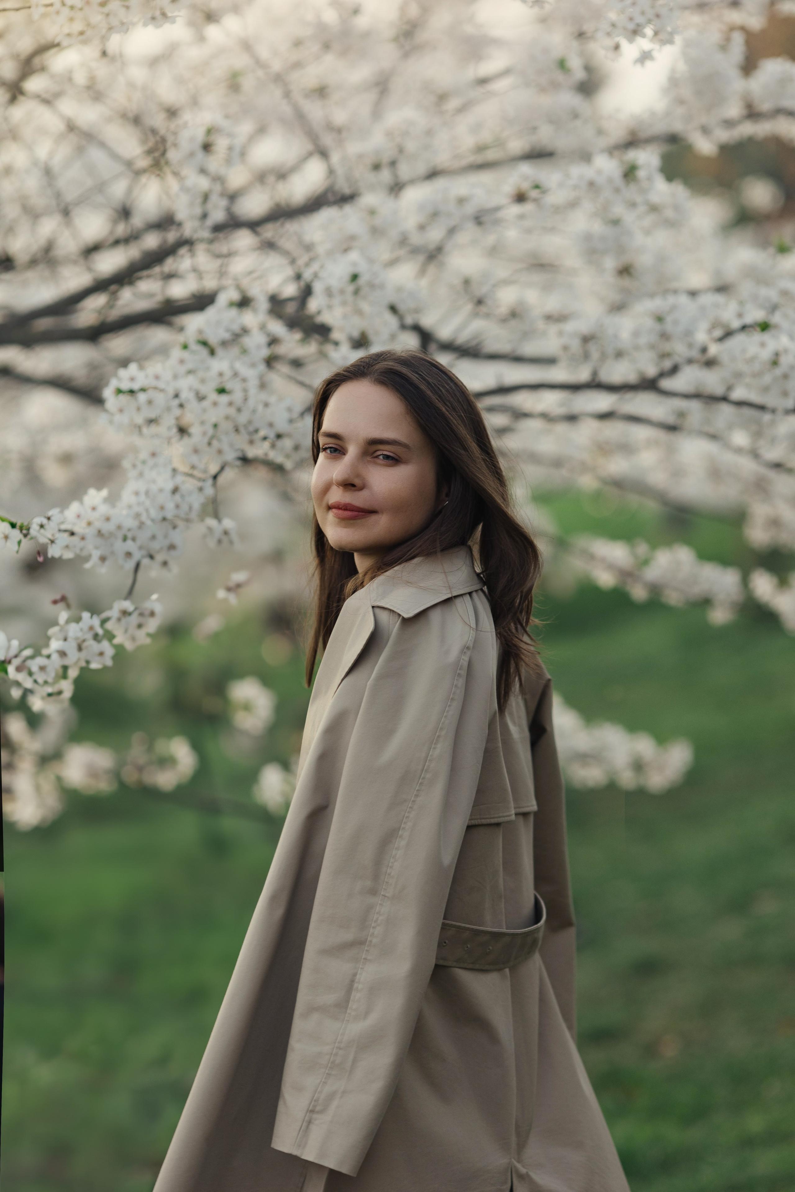 Прогулка Ольги в сакуре. Family photographer in Vilnuis Svetlana Naumova