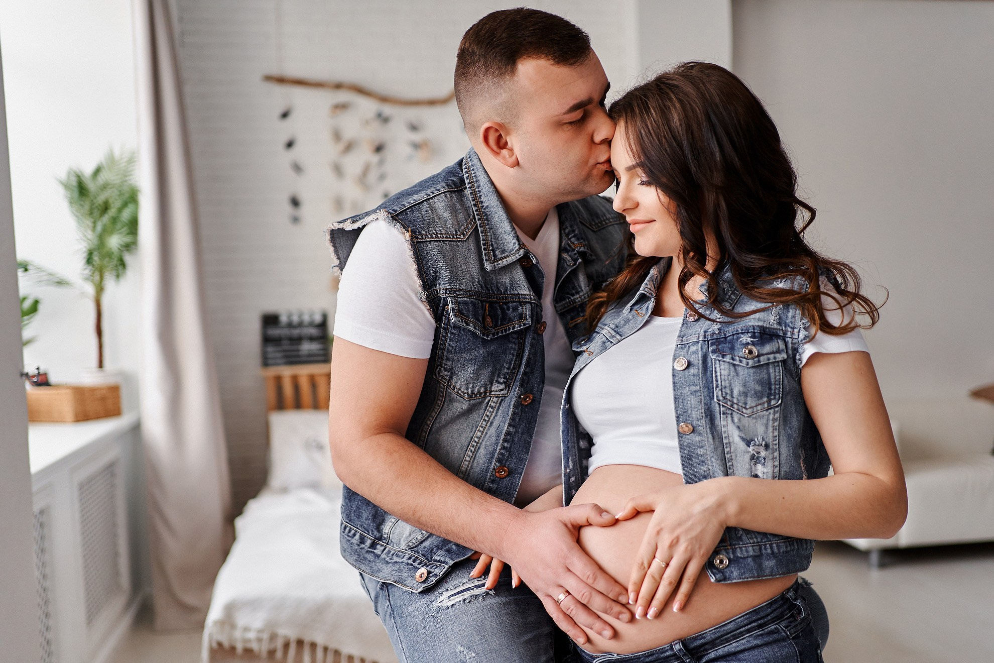 Maternity indoor and studio photoshoot. Professional Wedding and event photographer USA New York