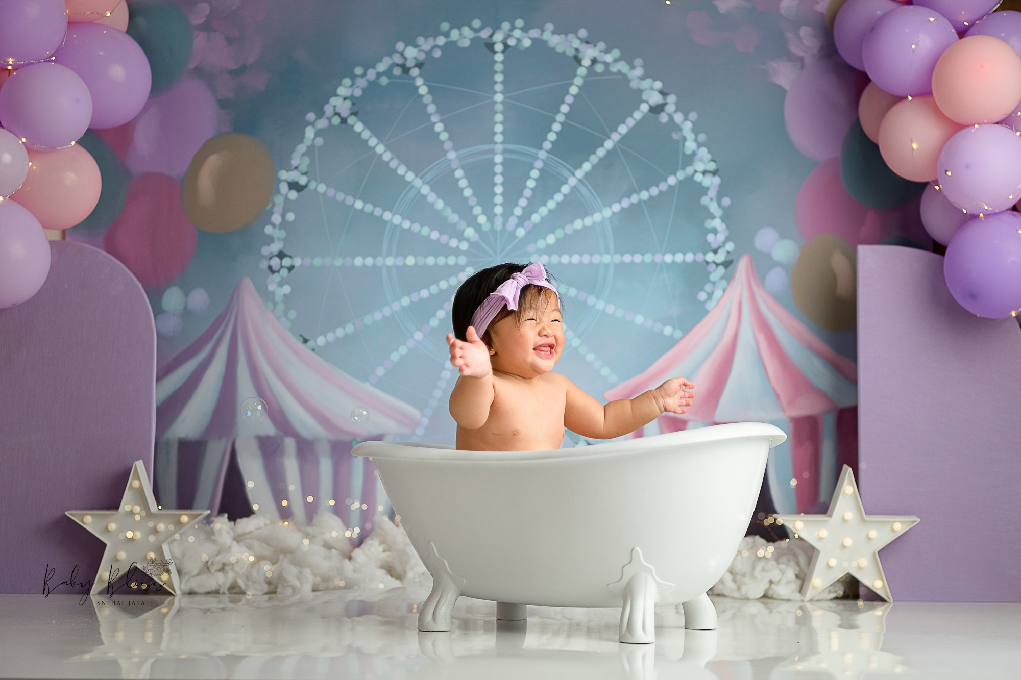 Cake smash / pre birthday. Best Newborn photography Doha Qatar | Home service available | Book now