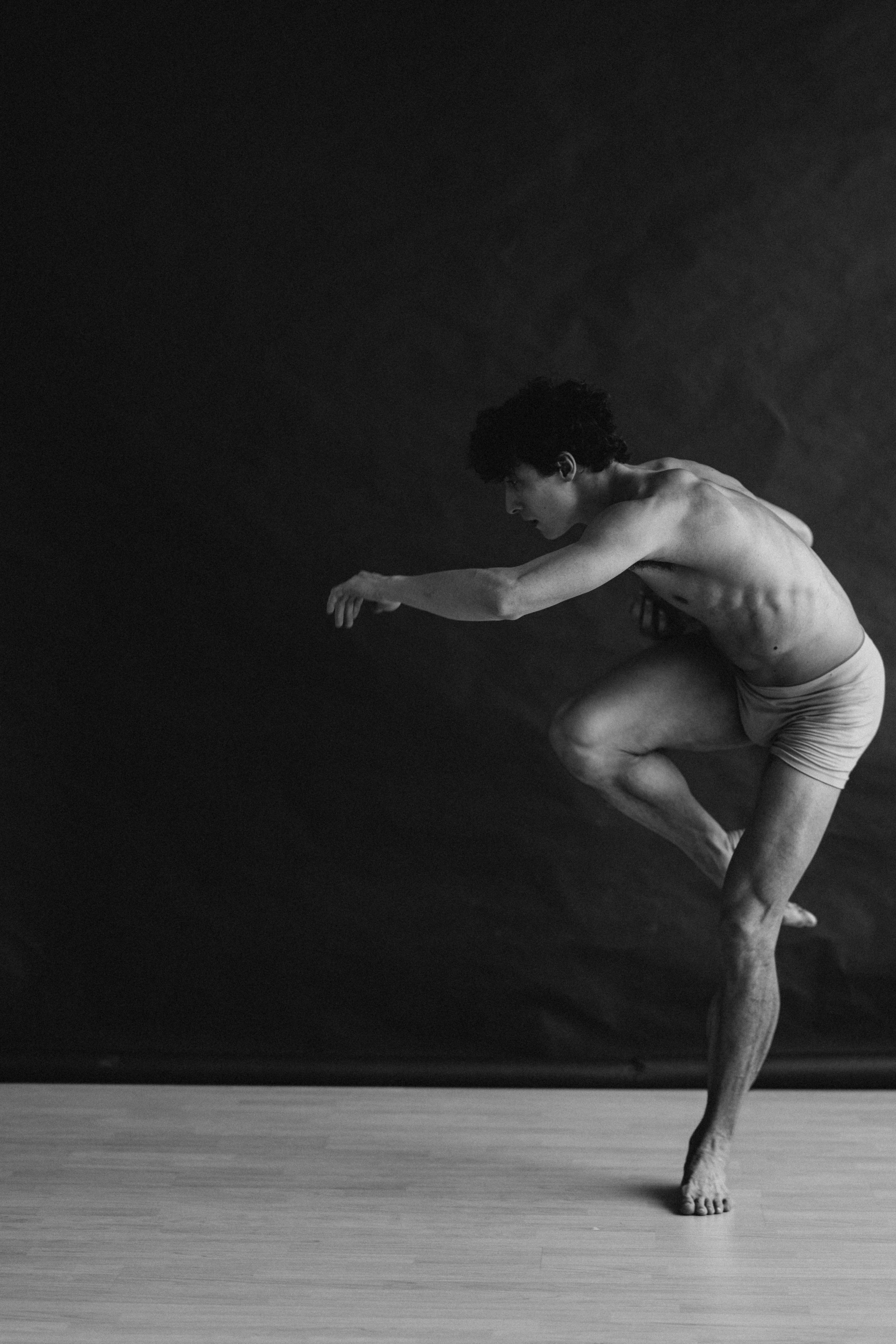 DANCERS. Victoria Olonen – Cinematic Portrait Artist | Helsinki & Europe