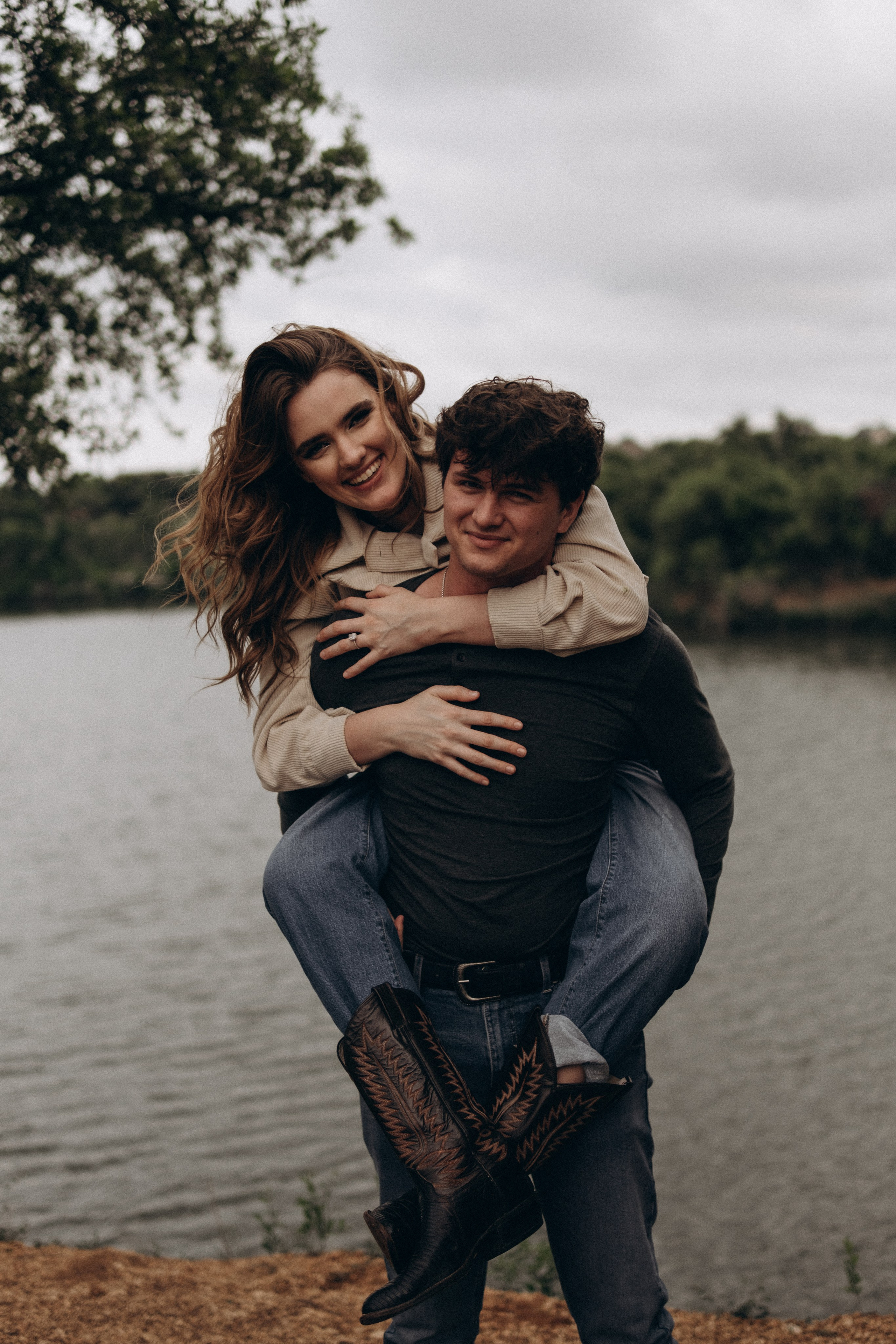 LOVE IN BLUEBONNETS. Lens Captures Life