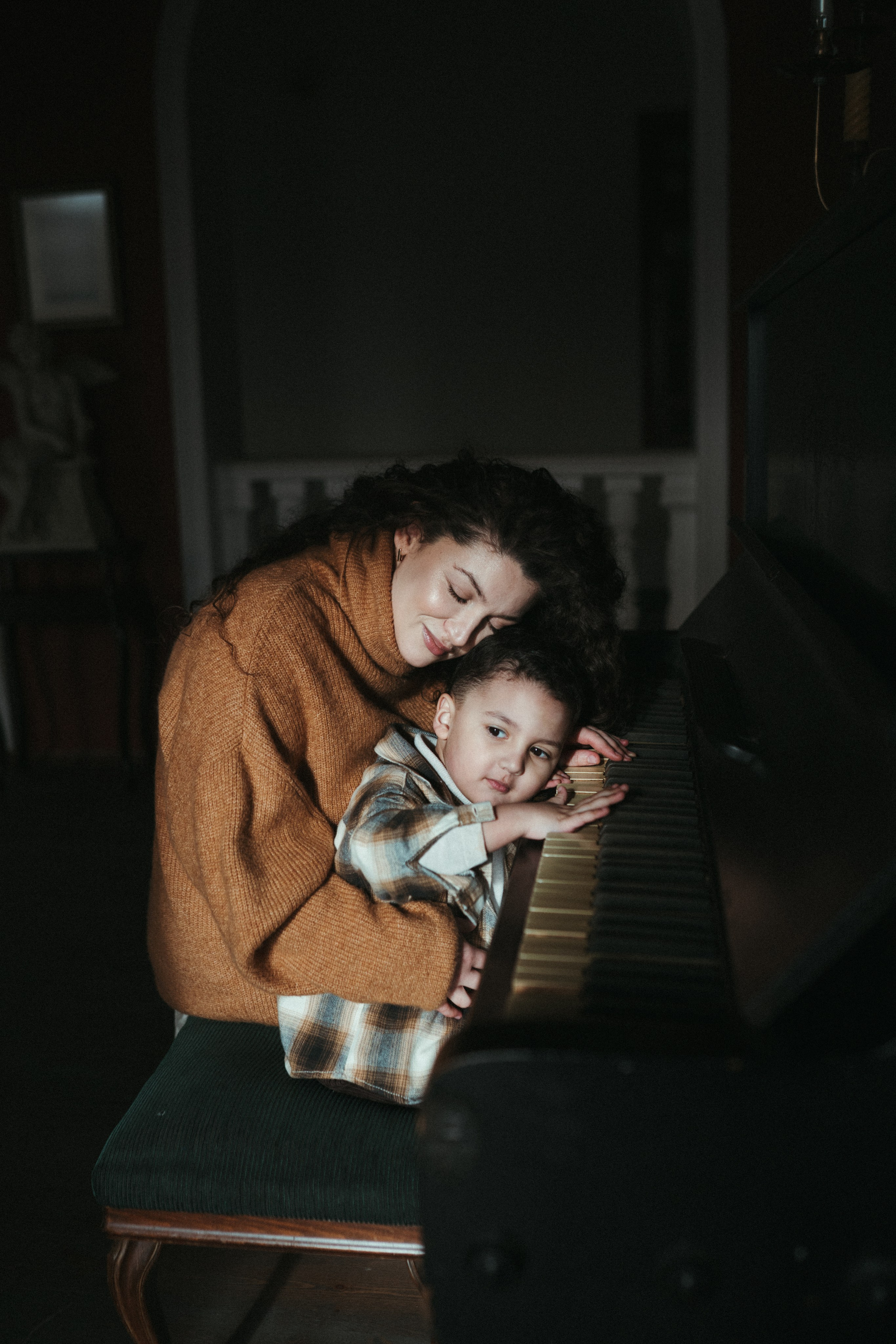 Lika and Anar. Family photographer in Saudi Arabia