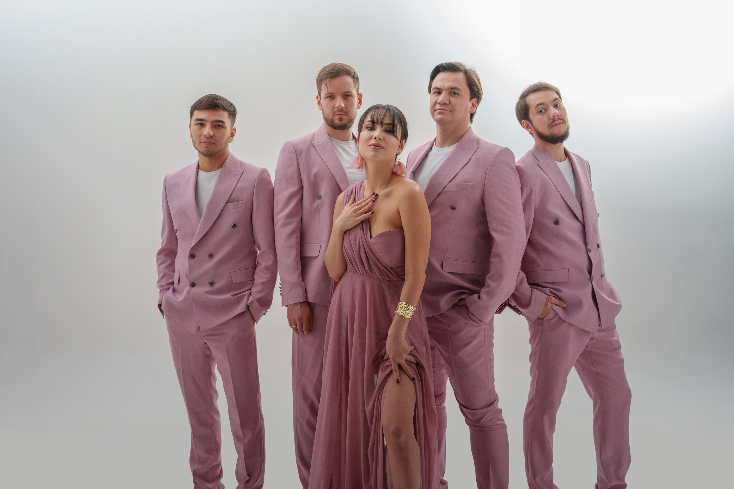 Violet Band. Nifty photography — коммерческий и портретный фотограф в Ташкенте. Студийная и выездная съёмка