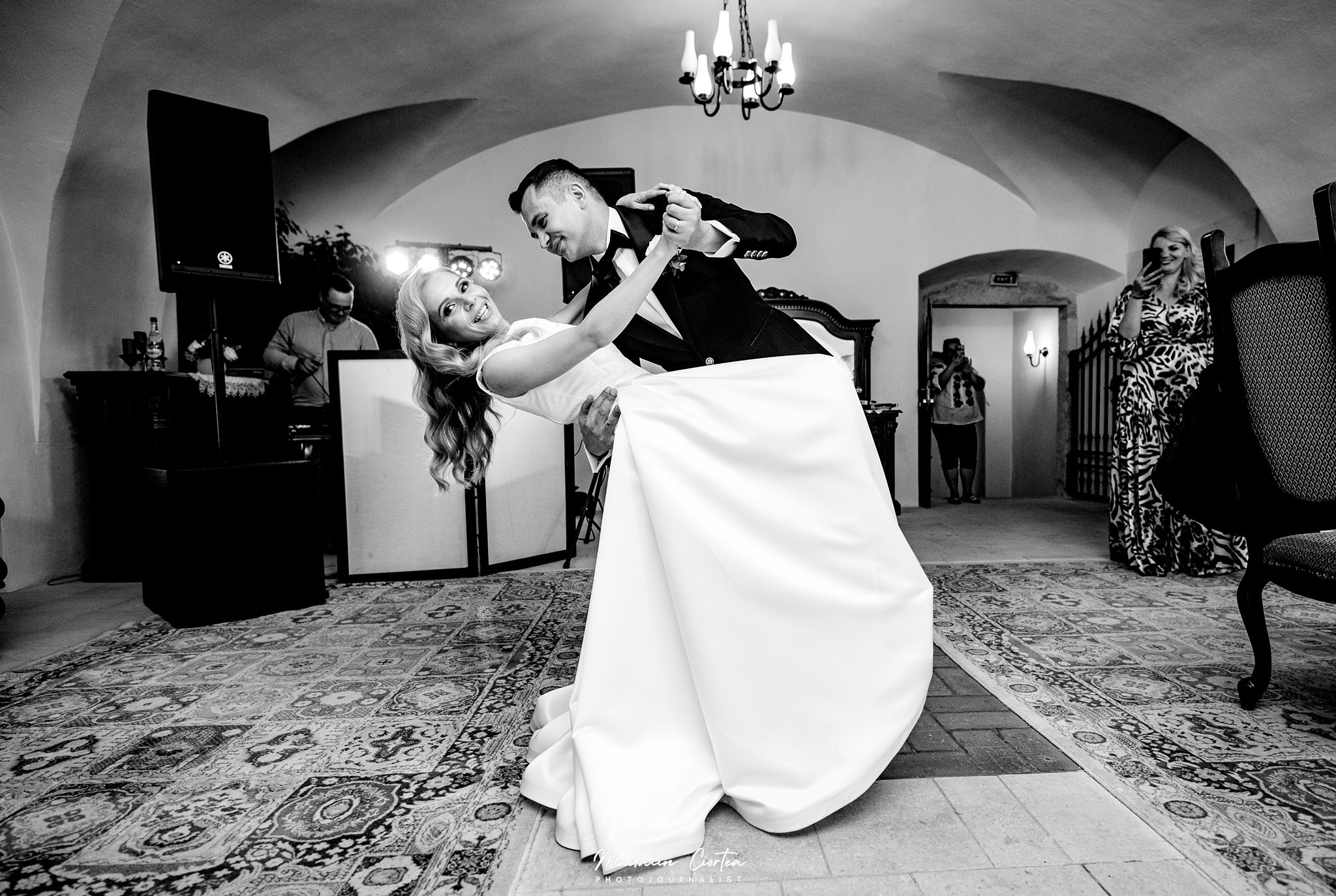 Nuntă Sabina și Dan | Hotel Medieval Alba Iulia. Mădălin Ciortea - fotograf de nuntă și de familie | Dream Art Events