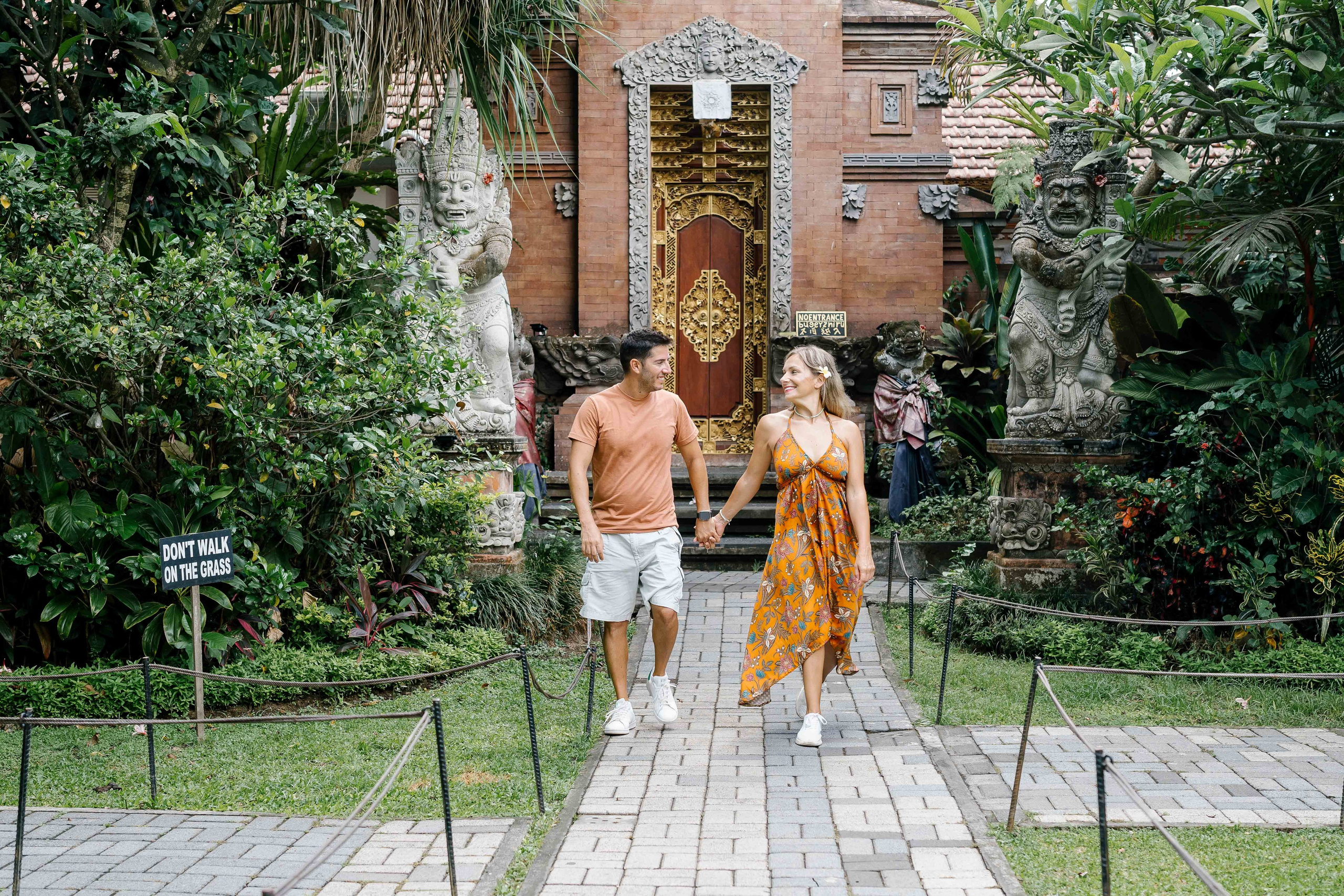 Honeymoon Photoshoot in bali. Female Photographer in Bali