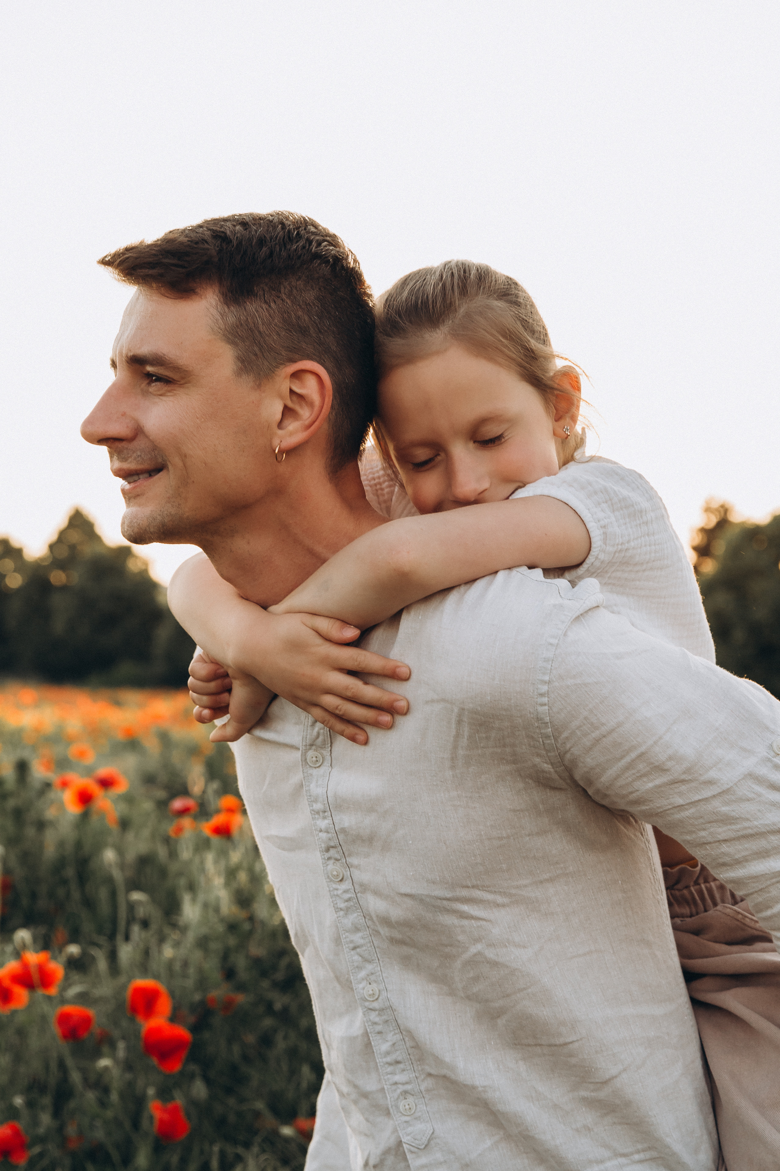 Poppy field. Family Photographer in Prague Nigina Fattakh
