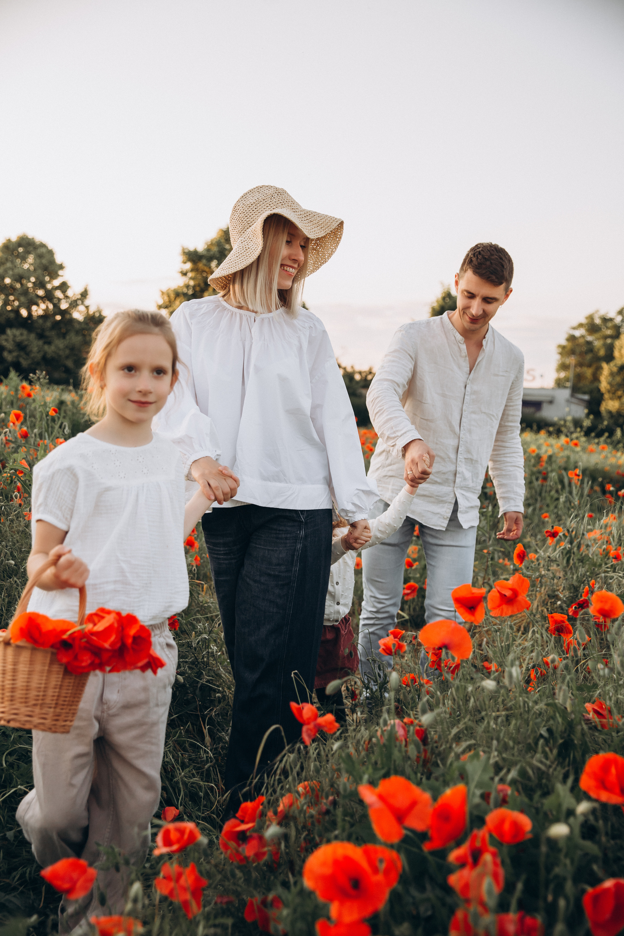 Poppy field. Family Photographer in Prague Nigina Fattakh