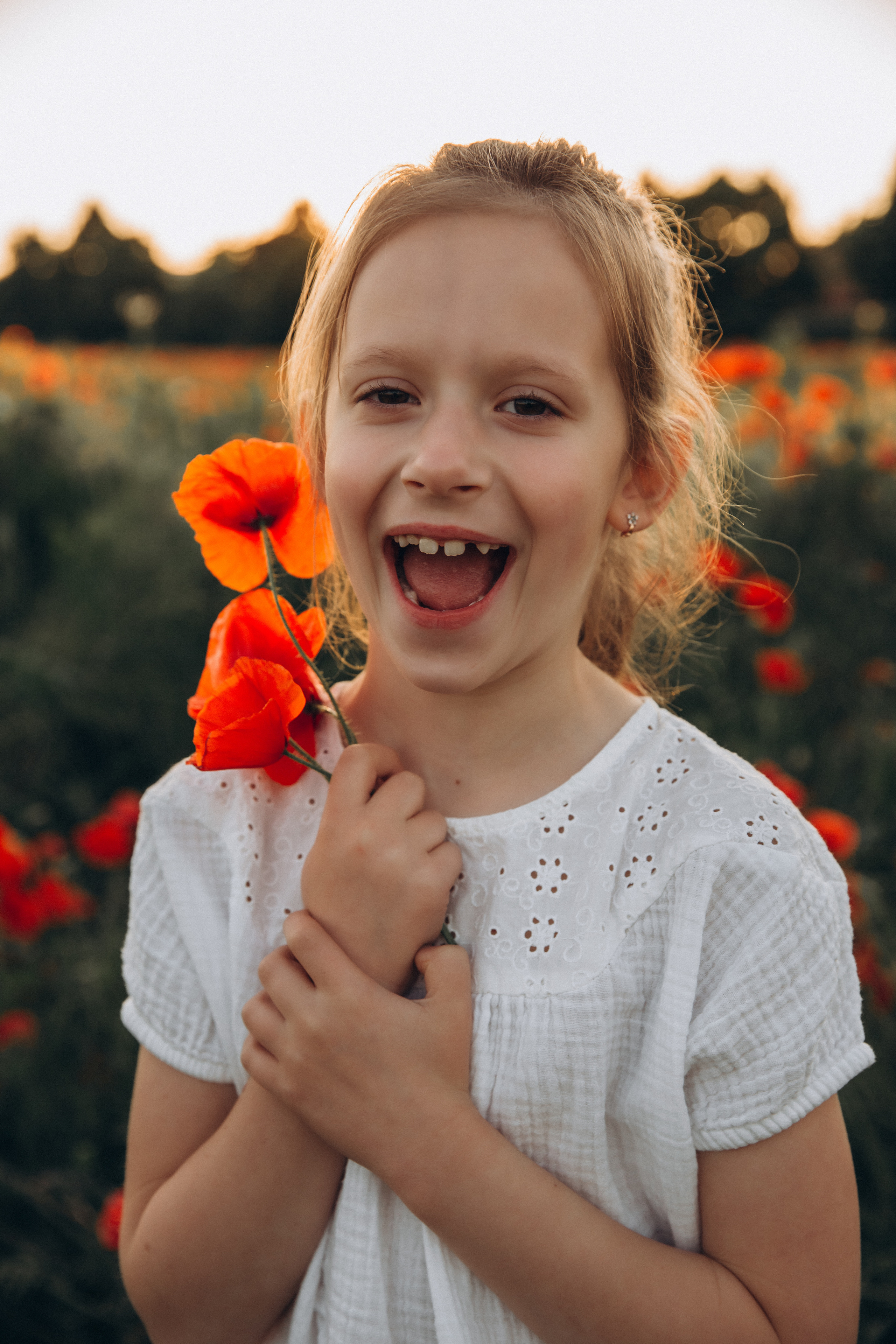 Poppy field. Family Photographer in Prague Nigina Fattakh
