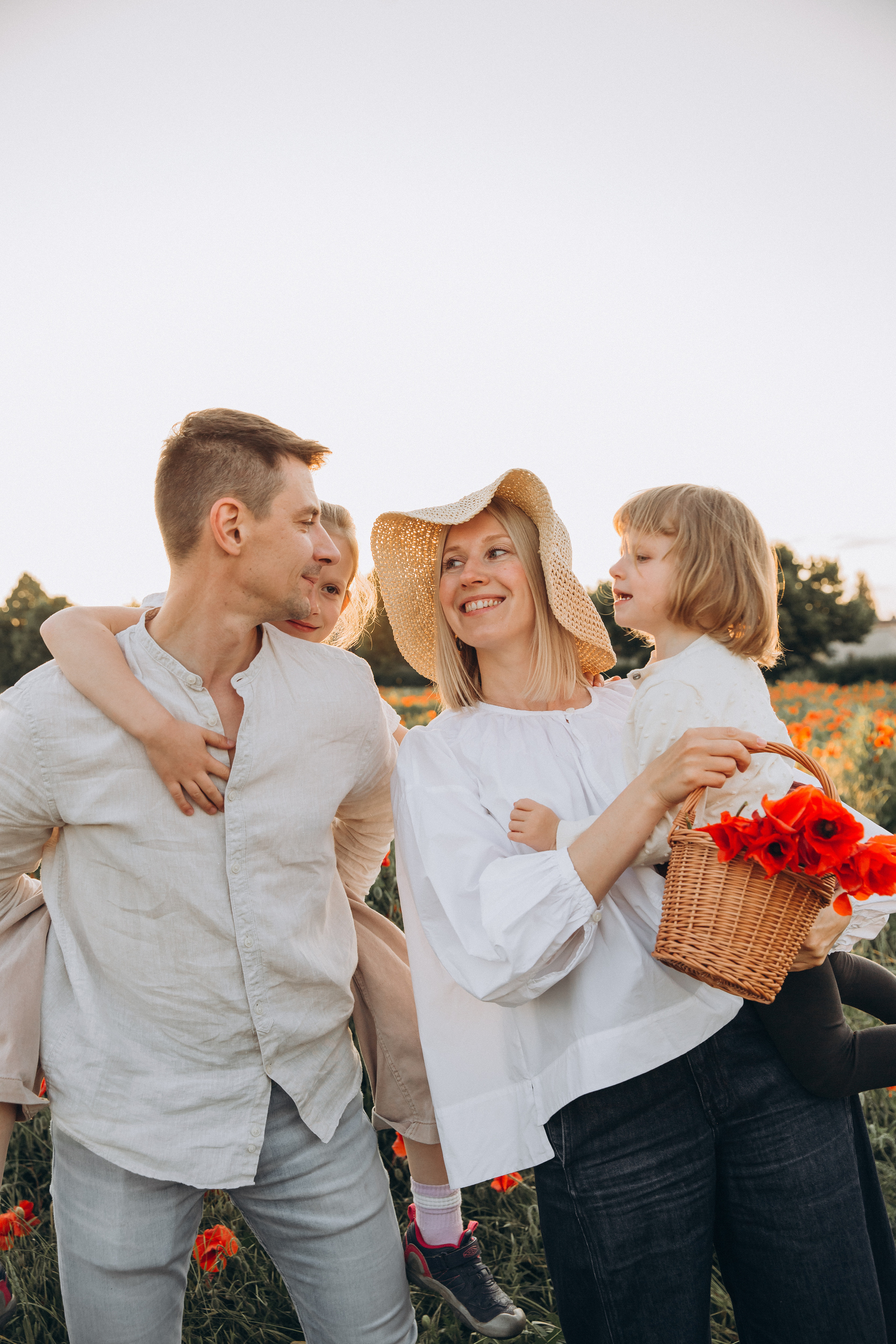 Poppy field. Family Photographer in Prague Nigina Fattakh