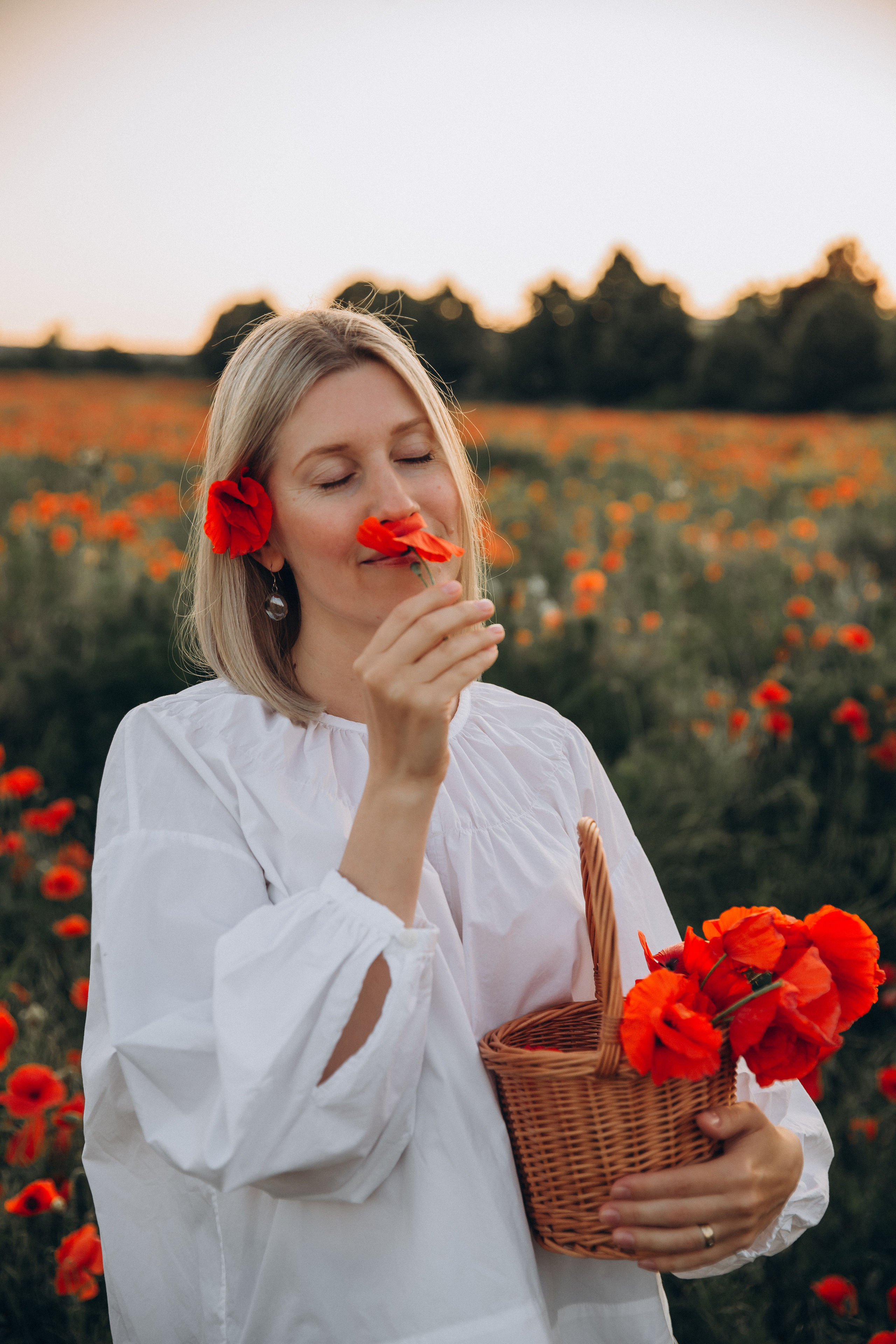 Poppy field. Family Photographer in Prague Nigina Fattakh