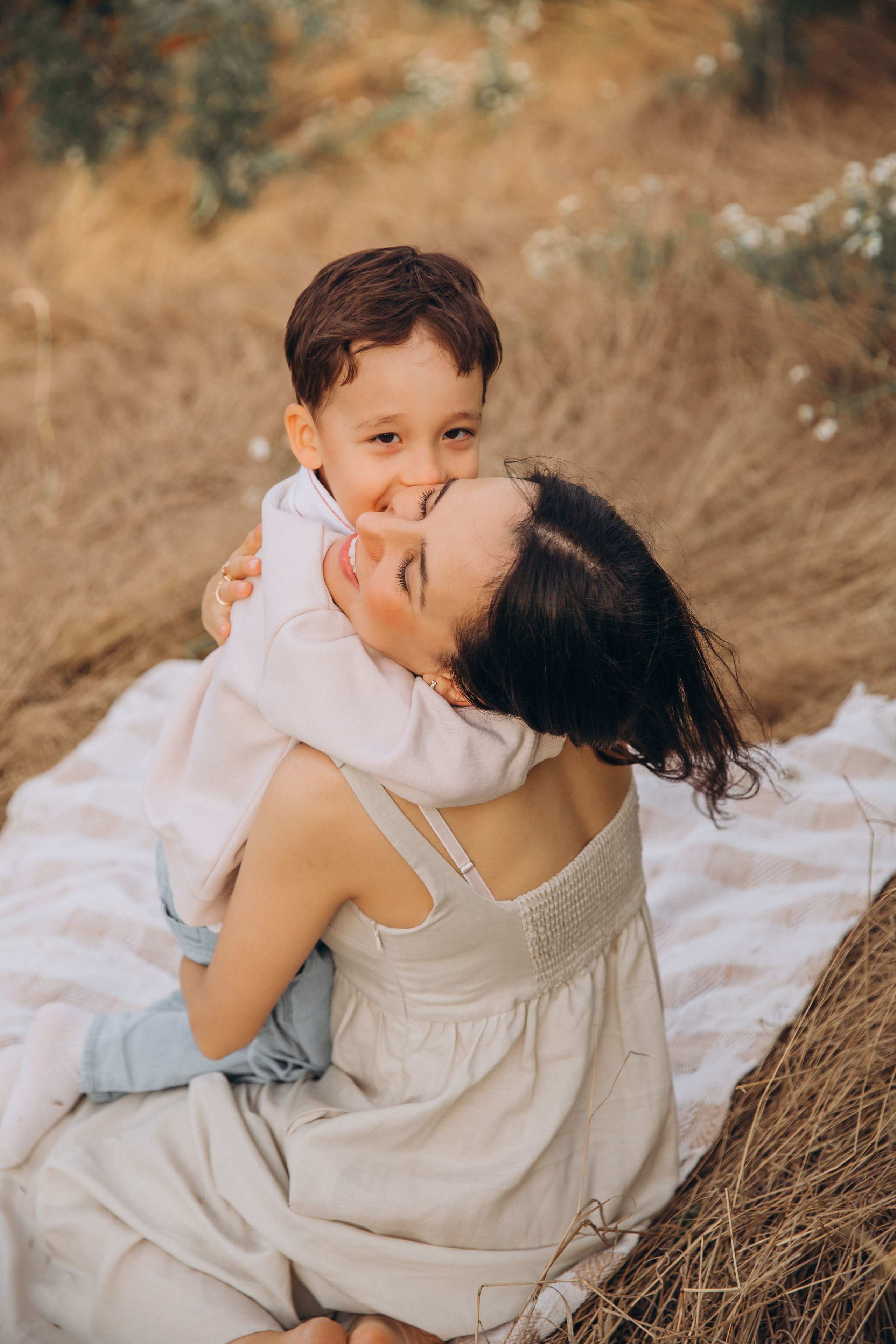 Gender reveal. Family Photographer in Prague Nigina Fattakh