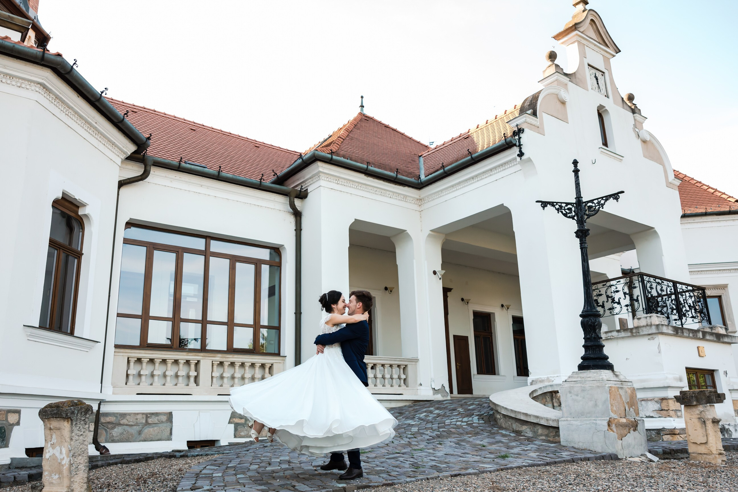 Nuntă & Save the date. Portré 📸 Photographer | Newborn photos • Maternity photos • Engagements • Weddings • Events • Portraits • Families • Birthdays • Parties