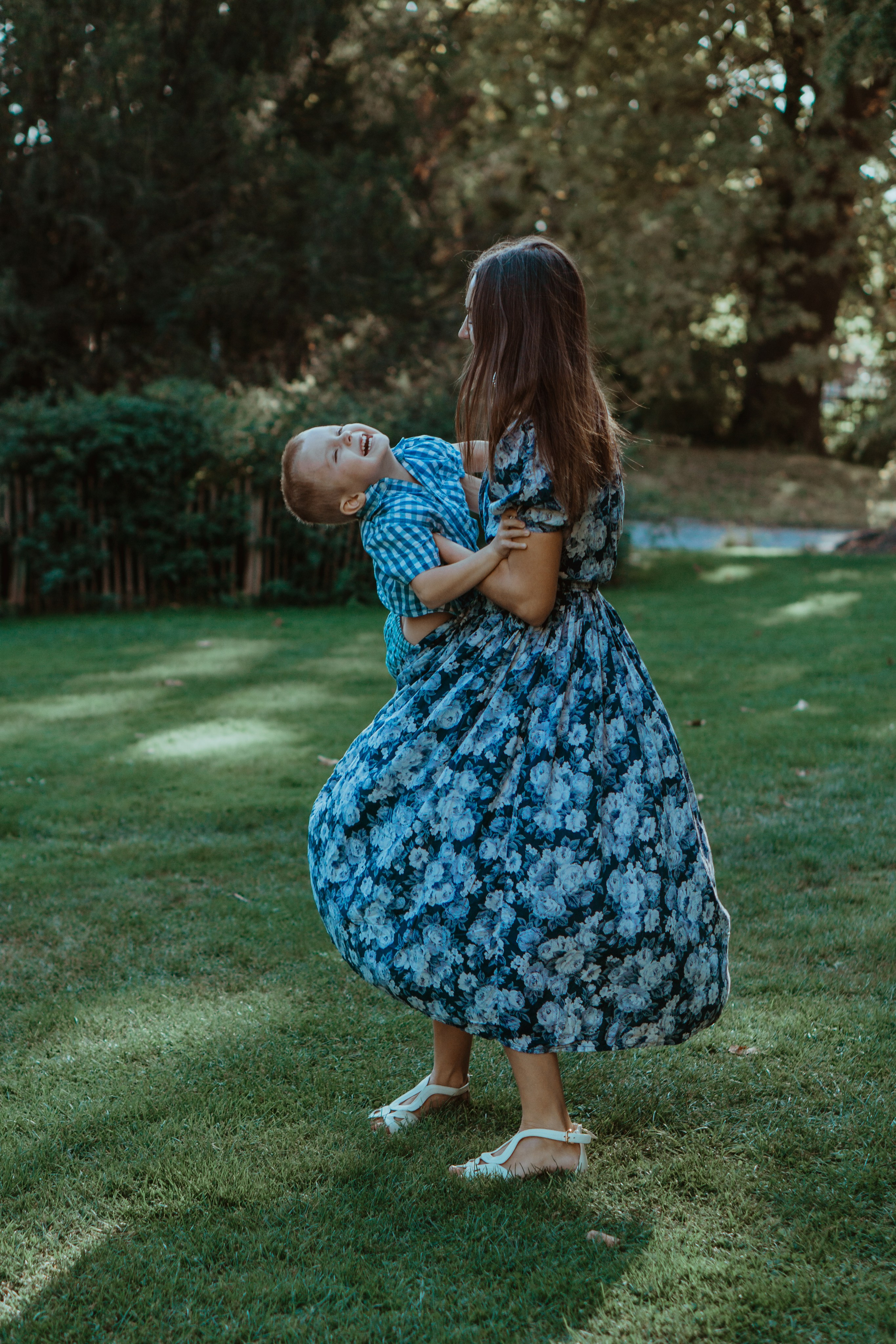 Little Kolya know how to have fun ;). Family photographer Aargau Zurich