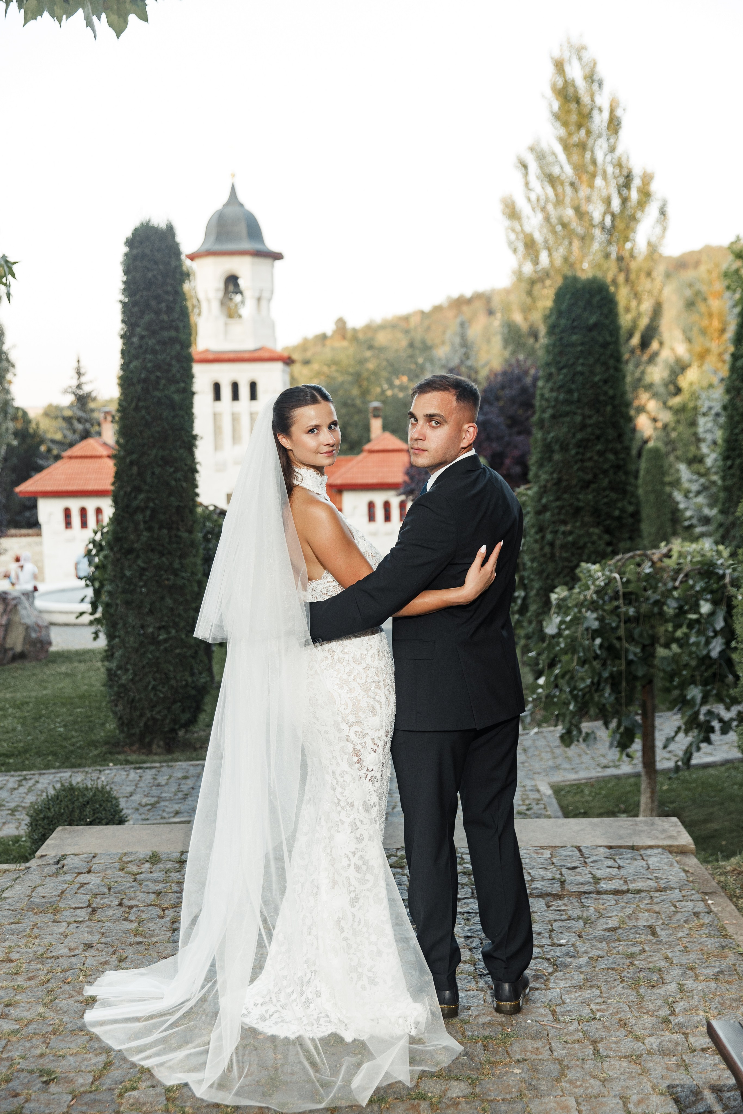 Daniel & Nicoleta. BUREA PRODUCTION