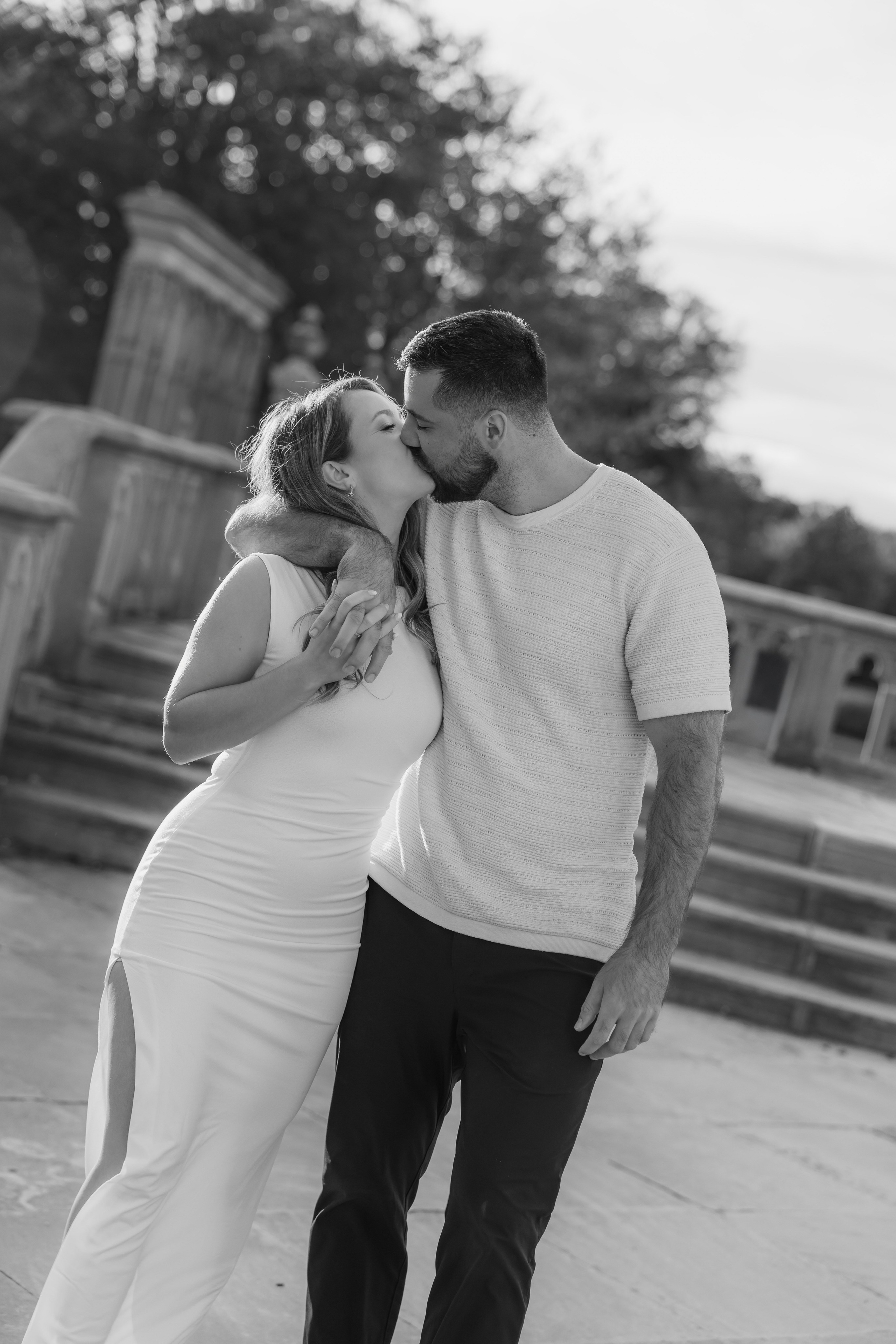 Coastal Elegance in Newport. Rhode Island Wedding Photographer Tati Simpson