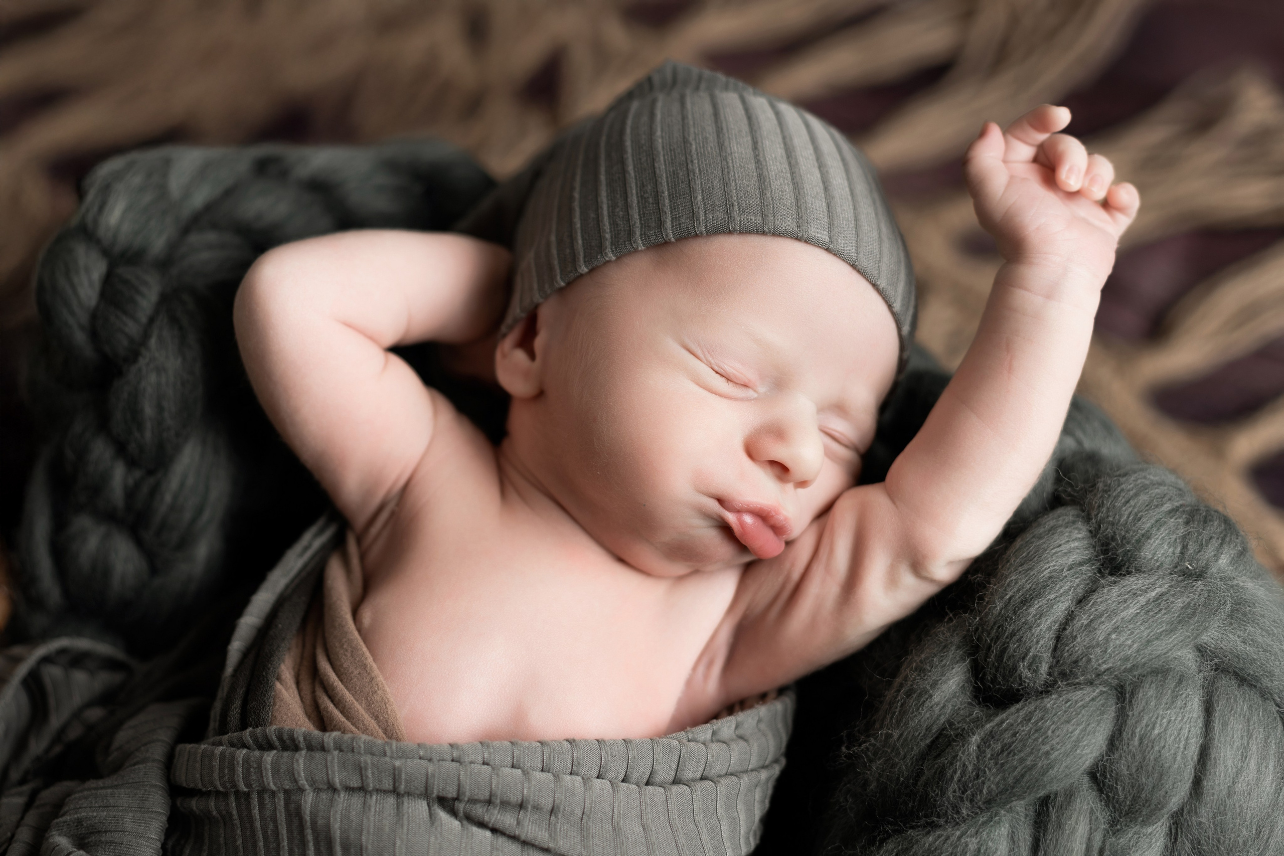 Newborn Classic. Family photographer in Bay Area, California