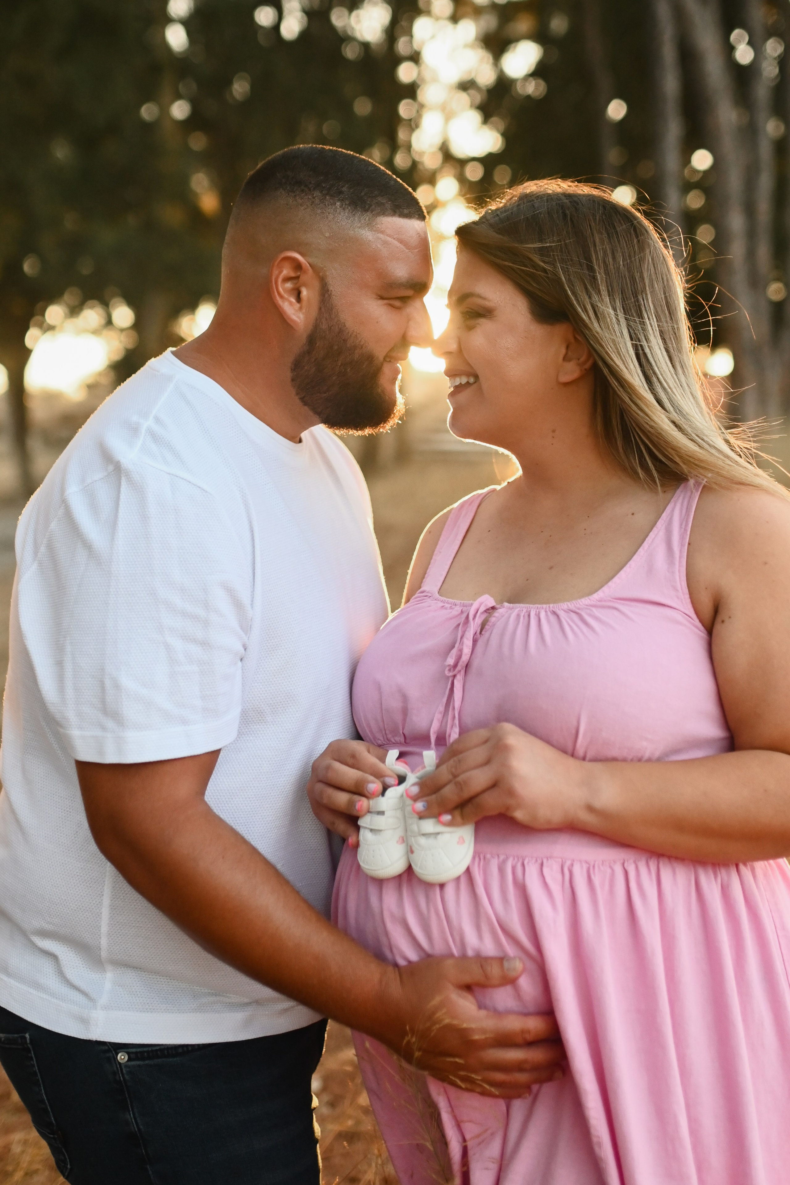 Φωτογράφιση εγκυμοσύνης στο Φιλέρημο Ρόδου – Μαγικές στιγμές μέσα στη φύση. WELCOME